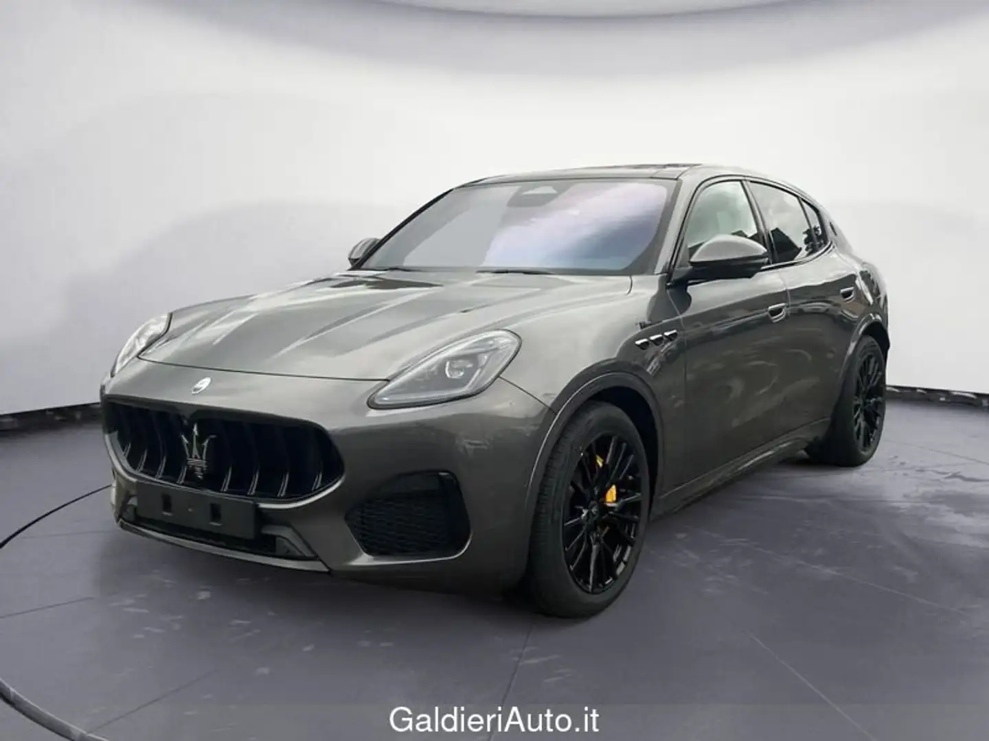 Maserati Grecale 2.0 MHEV Modena TETTO APRIBILE siva - 1
