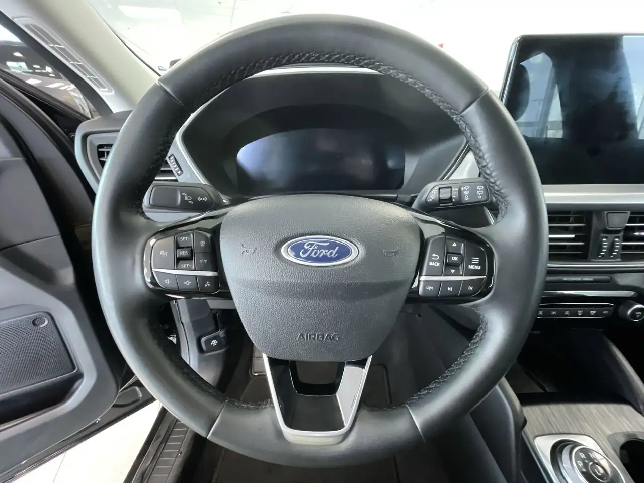 Ford Escape снимка Ford Escape