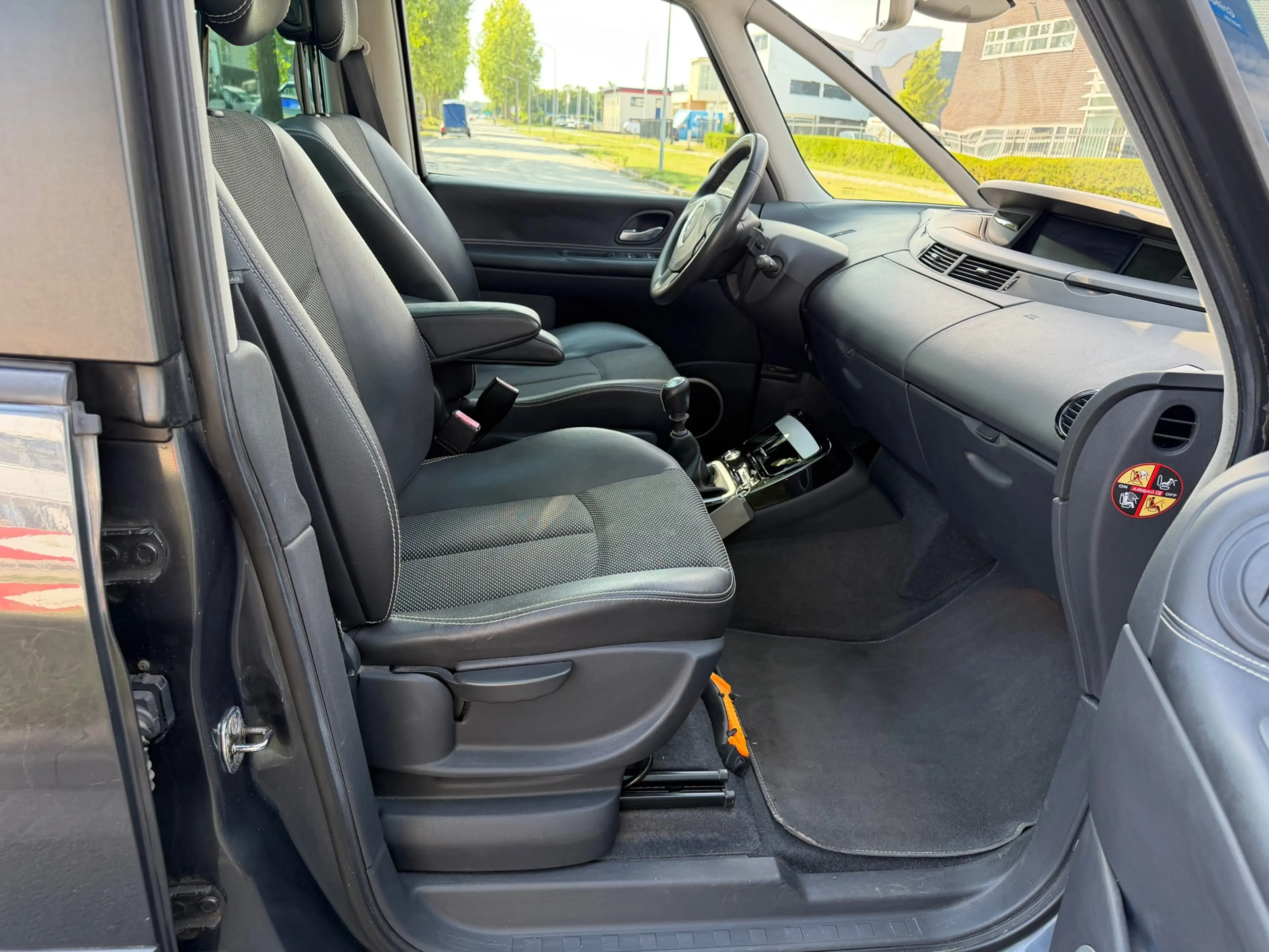 Renault Espace 2.0T Celsium prachtige auto met weinig kilometers — photo 14