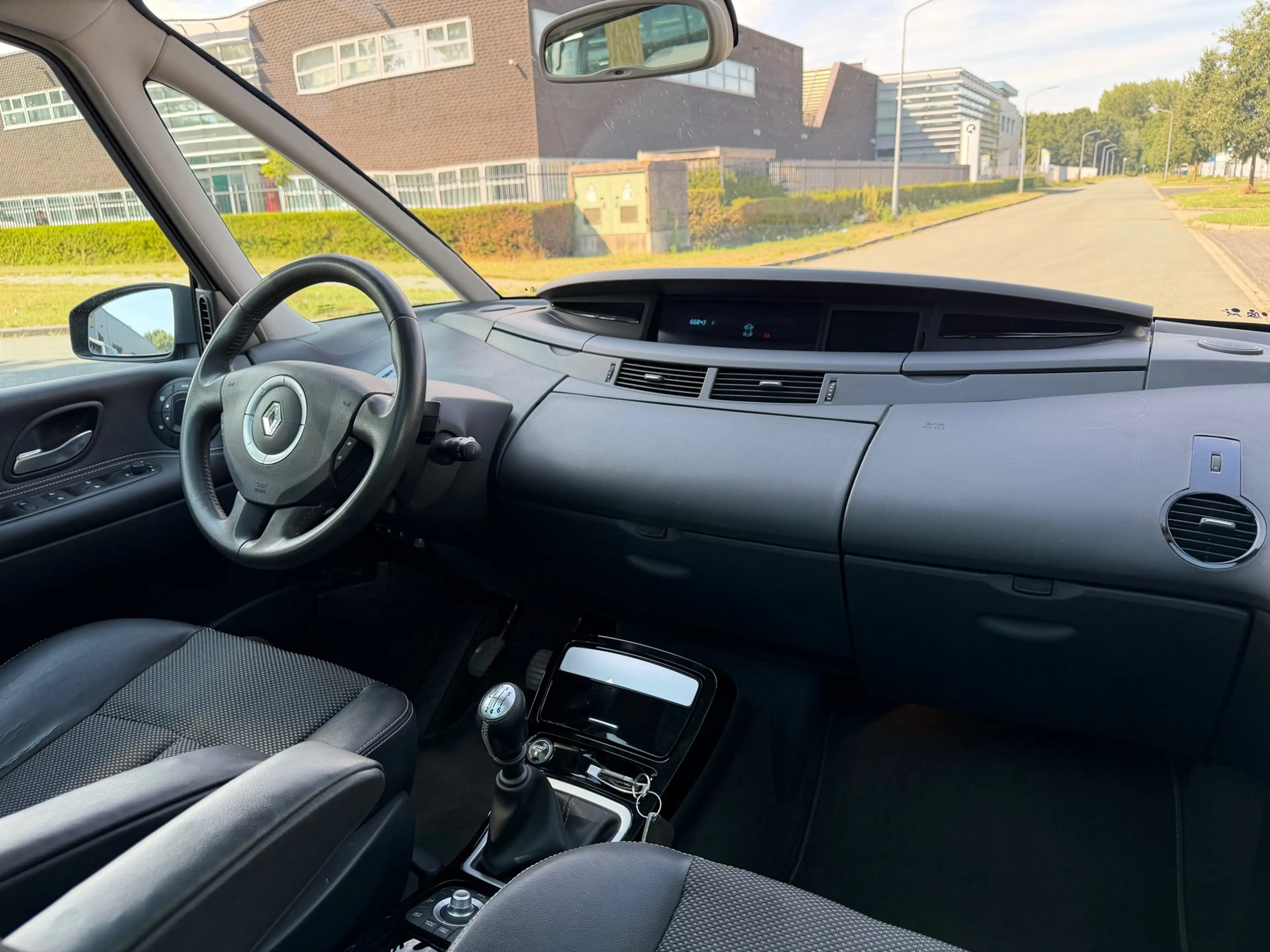 Renault Espace 2.0T Celsium prachtige auto met weinig kilometers — photo 11