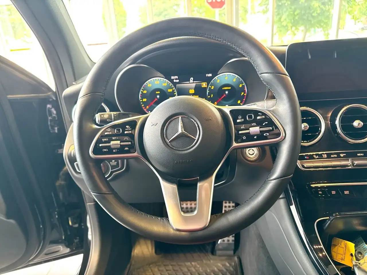 Mercedes-Benz GLC снимка Mercedes-Benz GLC