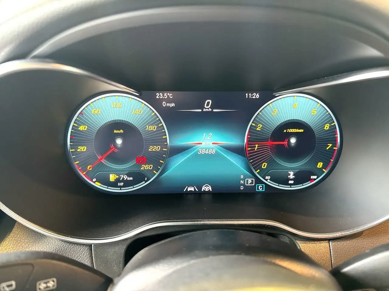 Mercedes-Benz GLC снимка Mercedes-Benz GLC