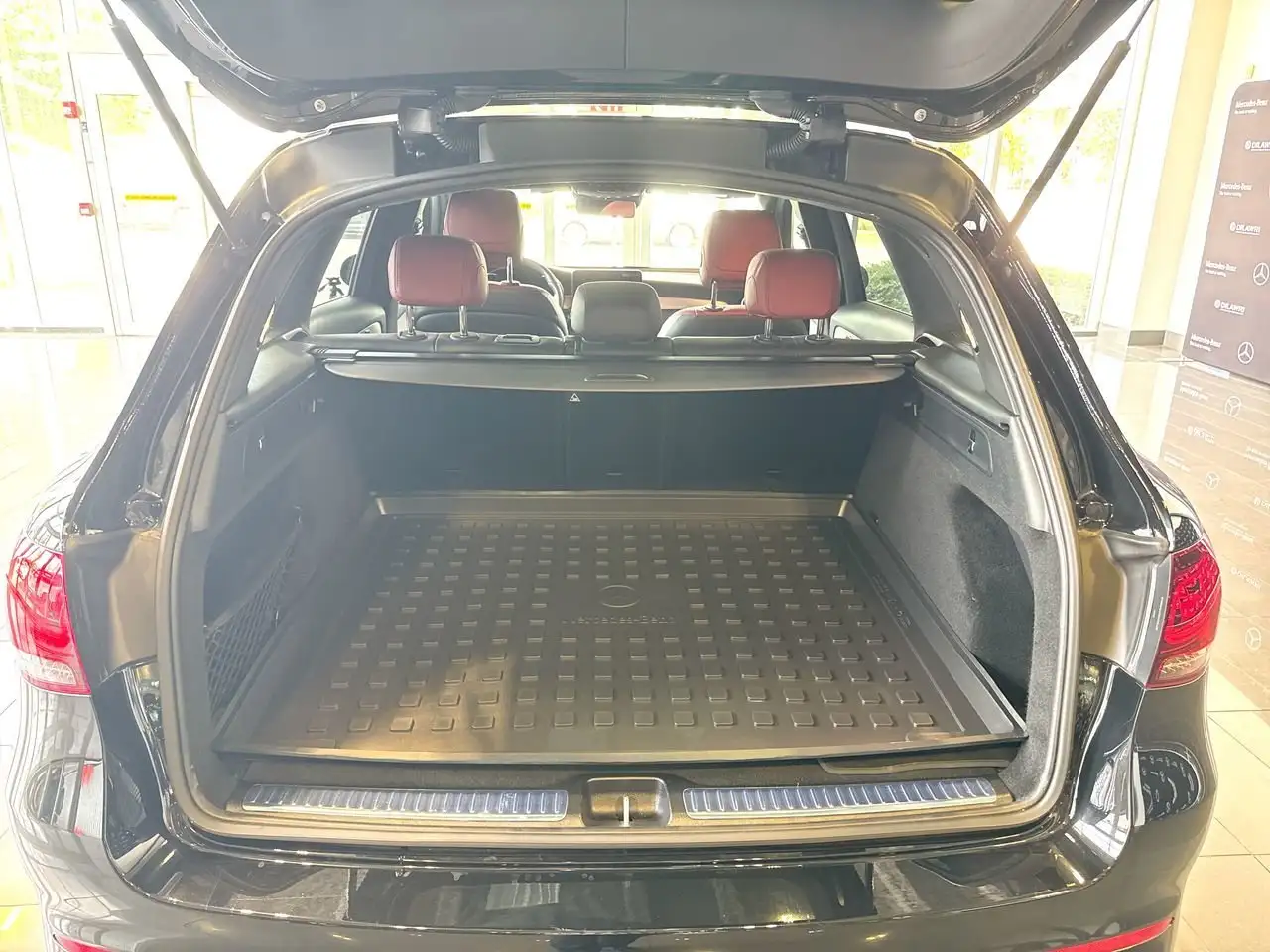 Mercedes-Benz GLC снимка Mercedes-Benz GLC