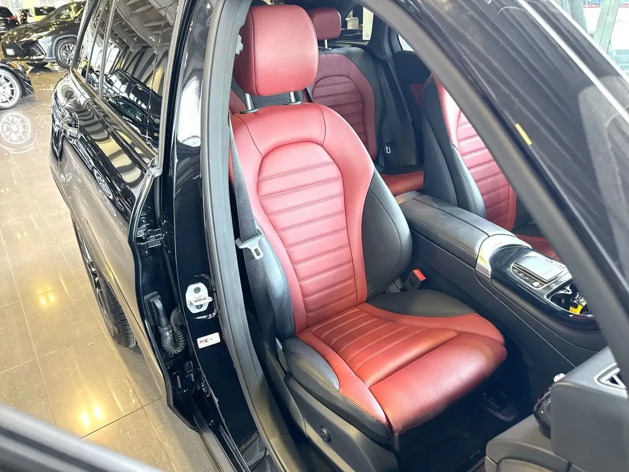 Mercedes-Benz GLC снимка Mercedes-Benz GLC