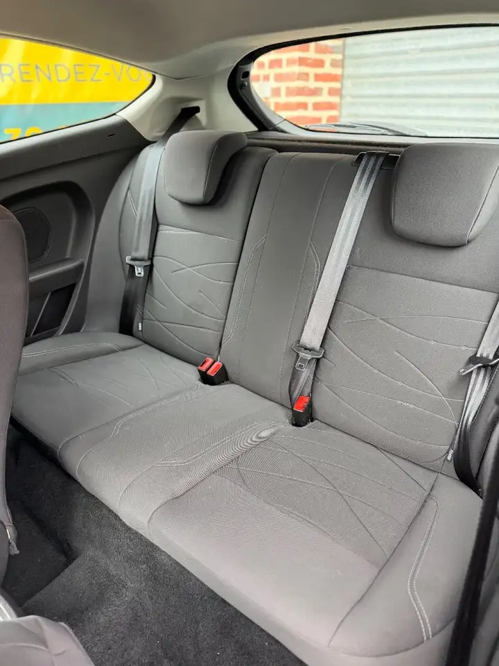 Ford Fiesta 3 portes — photo 14