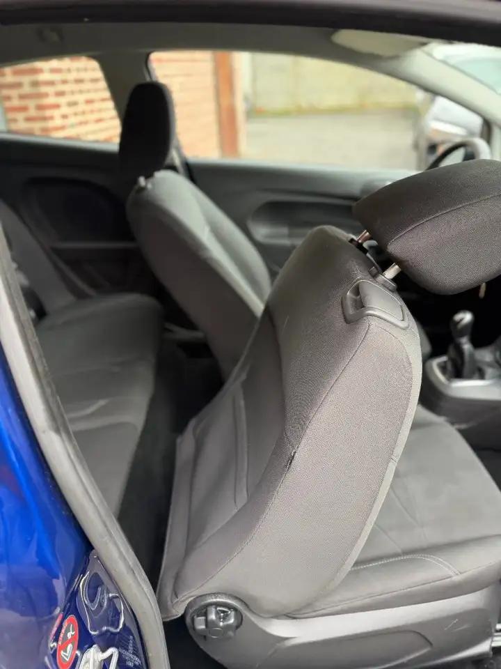 Ford Fiesta 3 portes — photo 20
