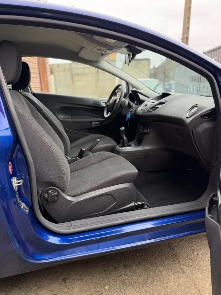 Ford Fiesta 3 portes — photo 19