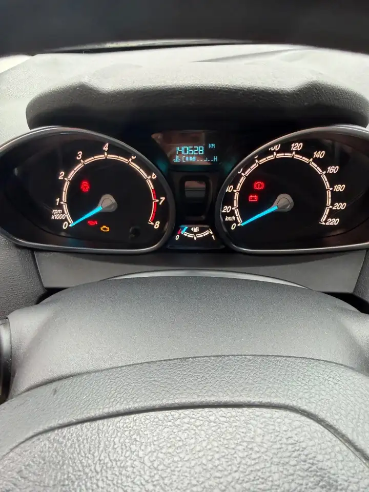 Ford Fiesta 3 portes — photo 24