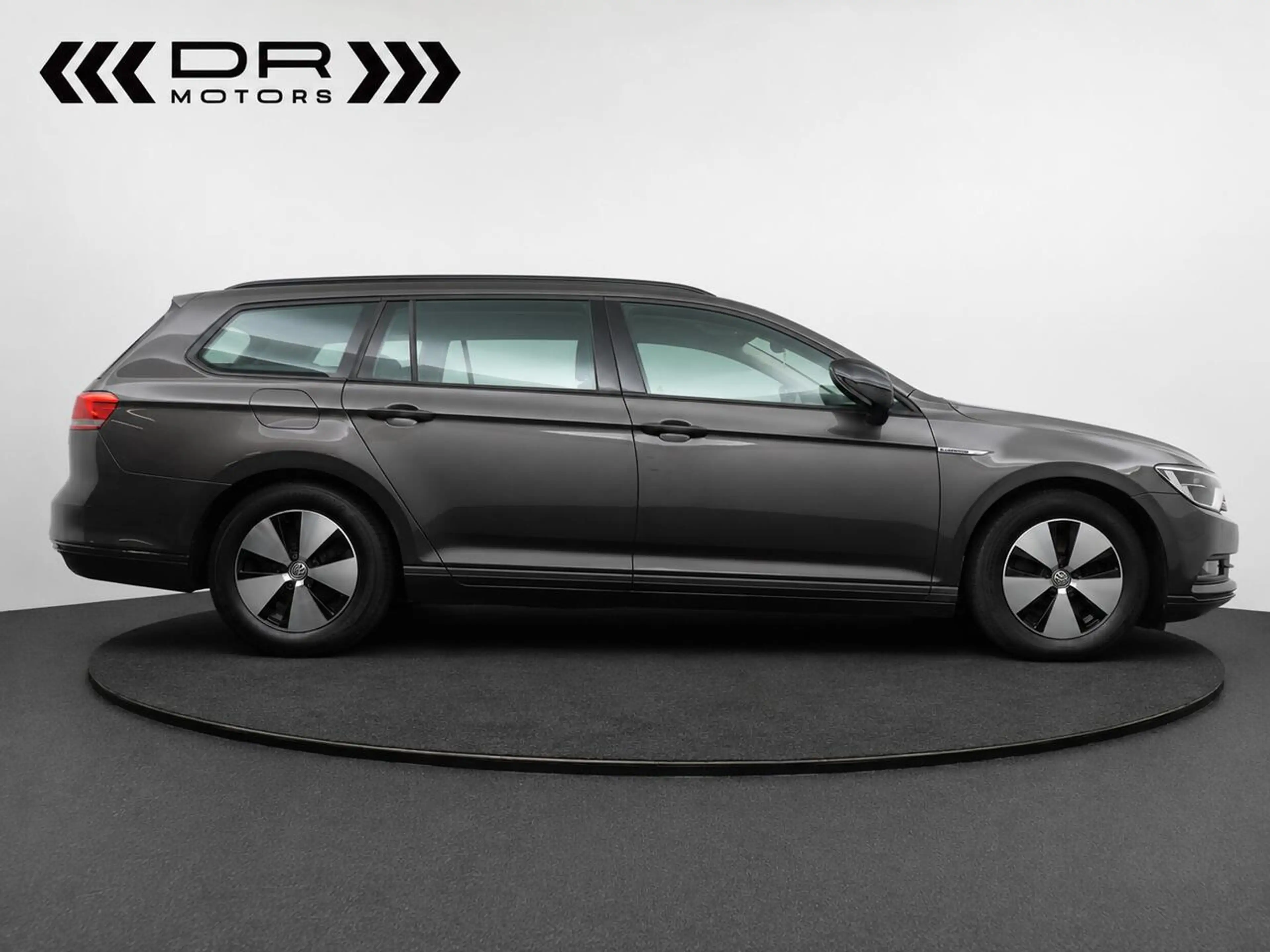Volkswagen Passat Variant Blue Motion Active Cruise control Camera — photo 5