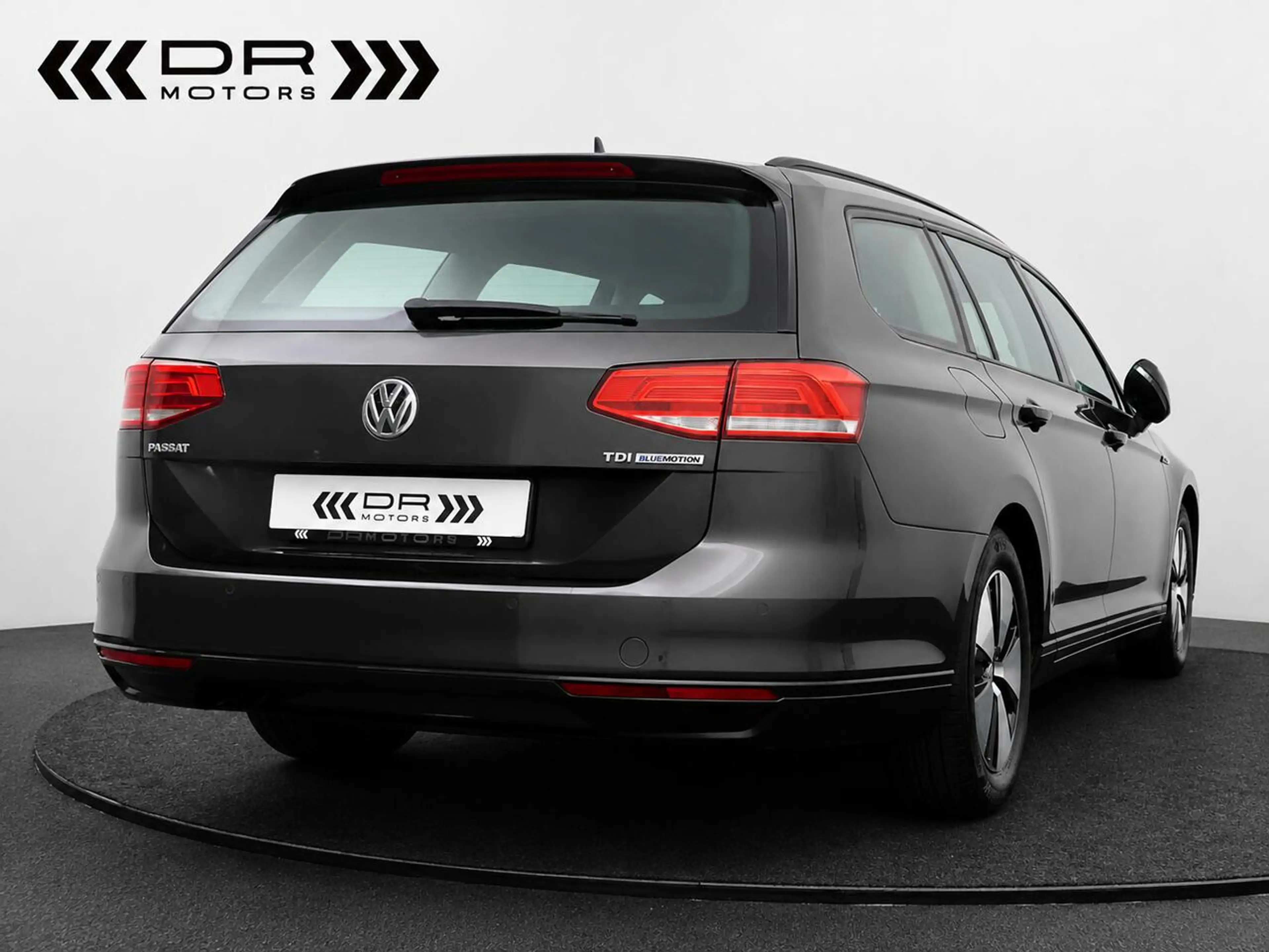 Volkswagen Passat Variant Blue Motion Active Cruise control Camera — photo 8