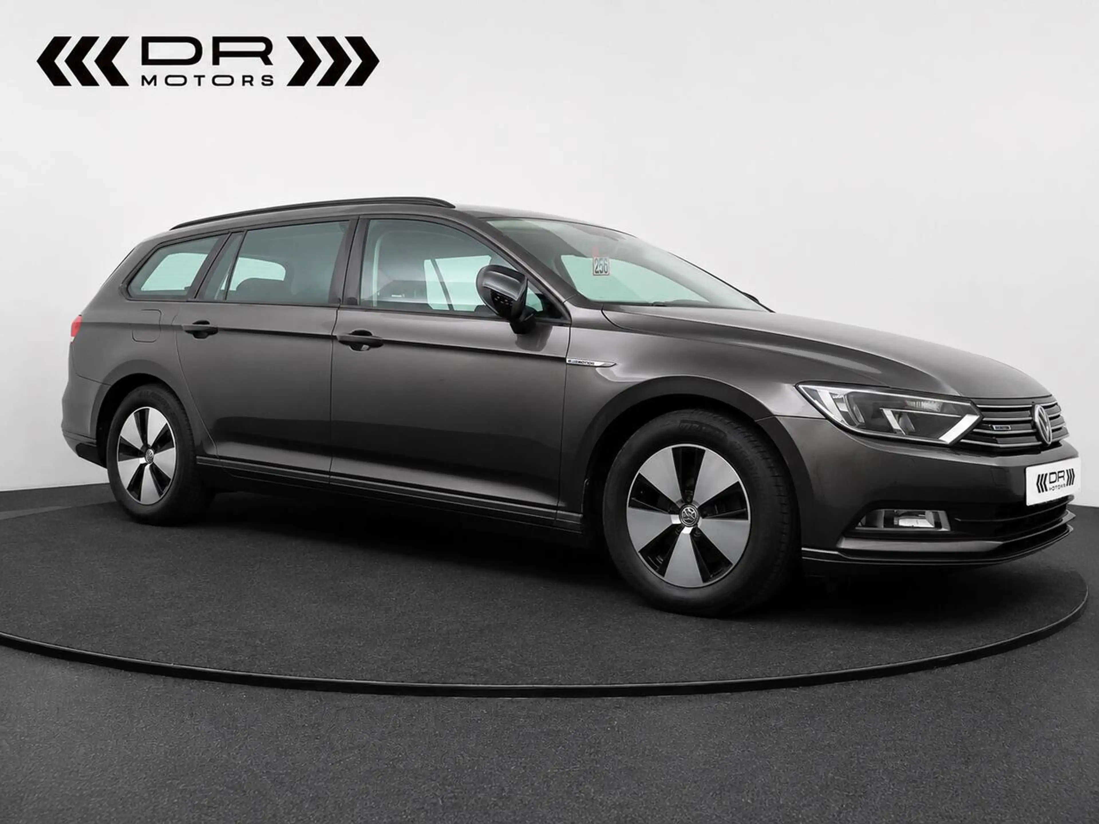 Volkswagen Passat Variant Blue Motion Active Cruise control Camera — photo 3