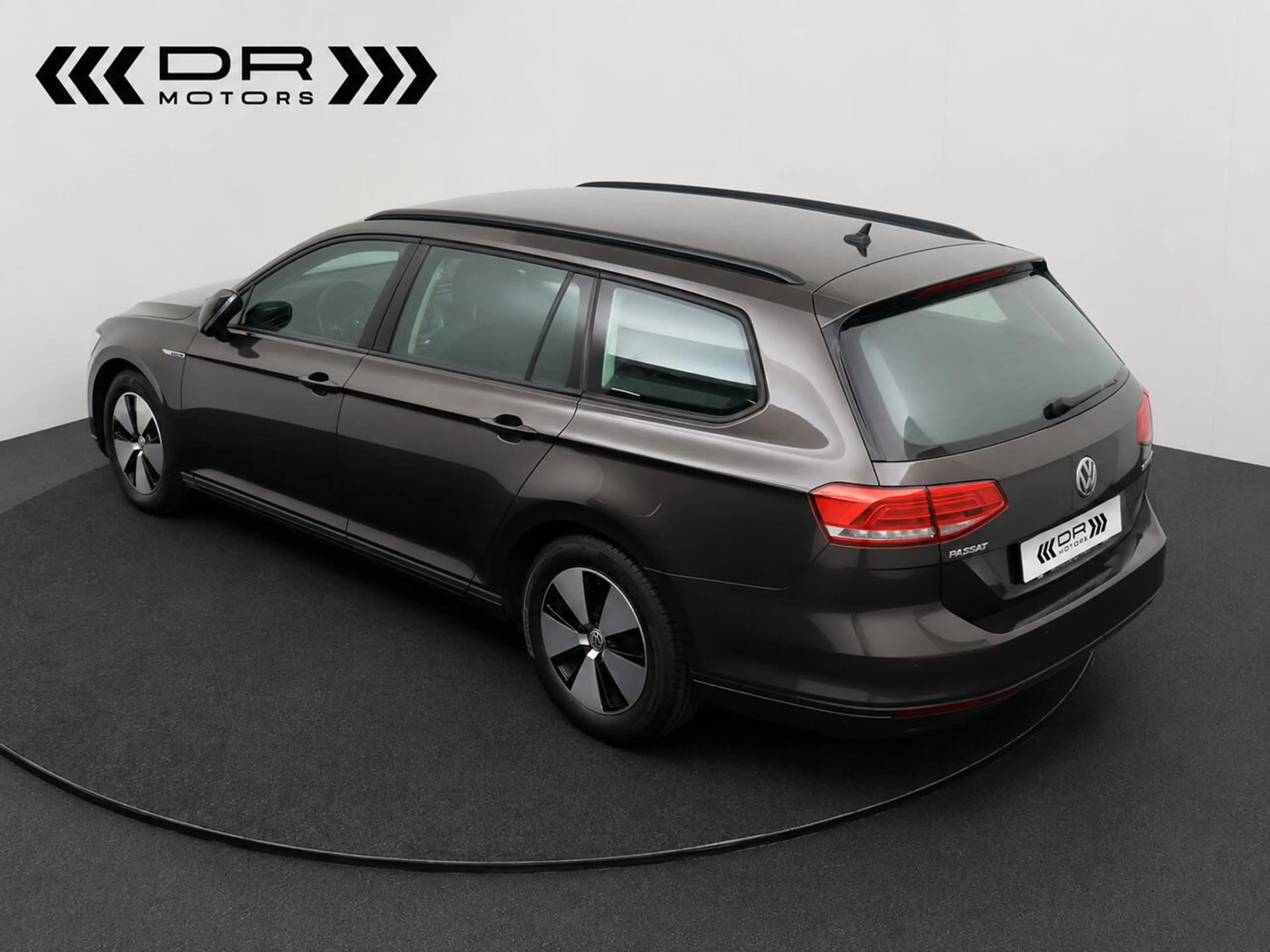 Volkswagen Passat Variant Blue Motion Active Cruise control Camera — photo 2