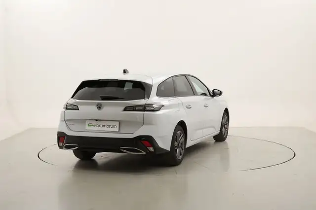 Peugeot 308 view 5