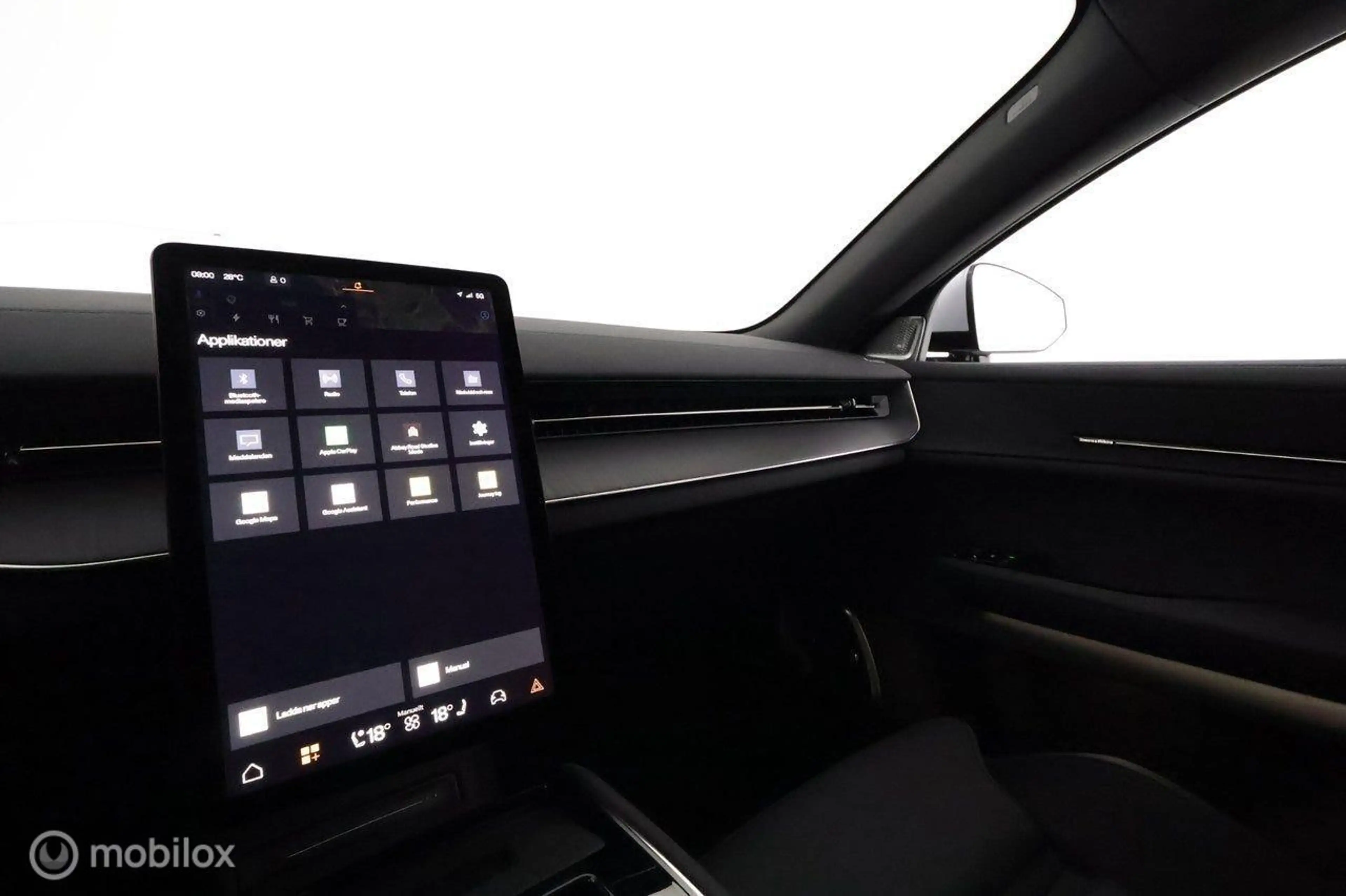 Polestar 3 Long range Dual motor Pilot Plus 111 kWh, B&W — photo 25