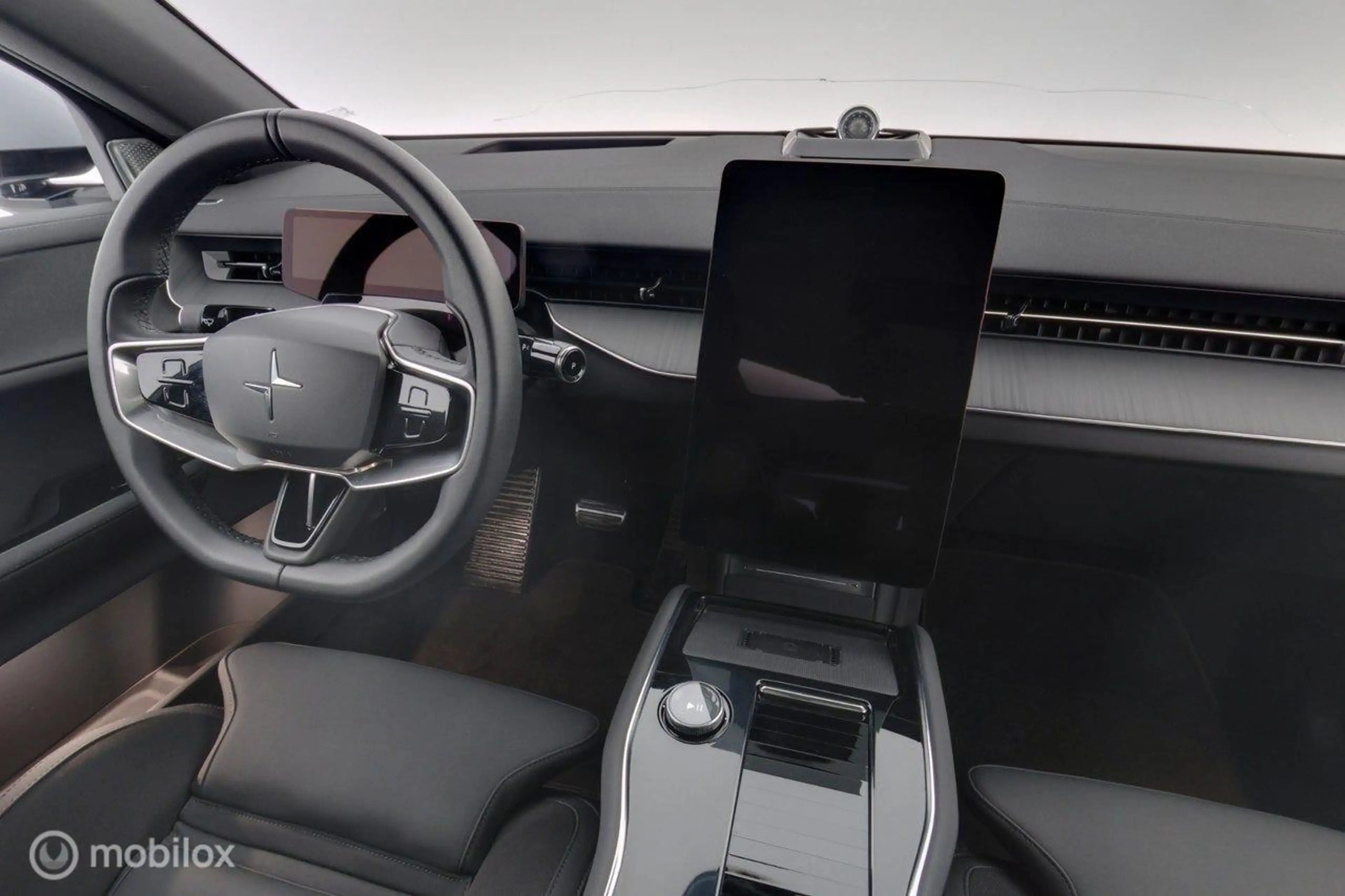 Polestar 3 Long range Dual motor Pilot Plus 111 kWh, B&W — photo 16