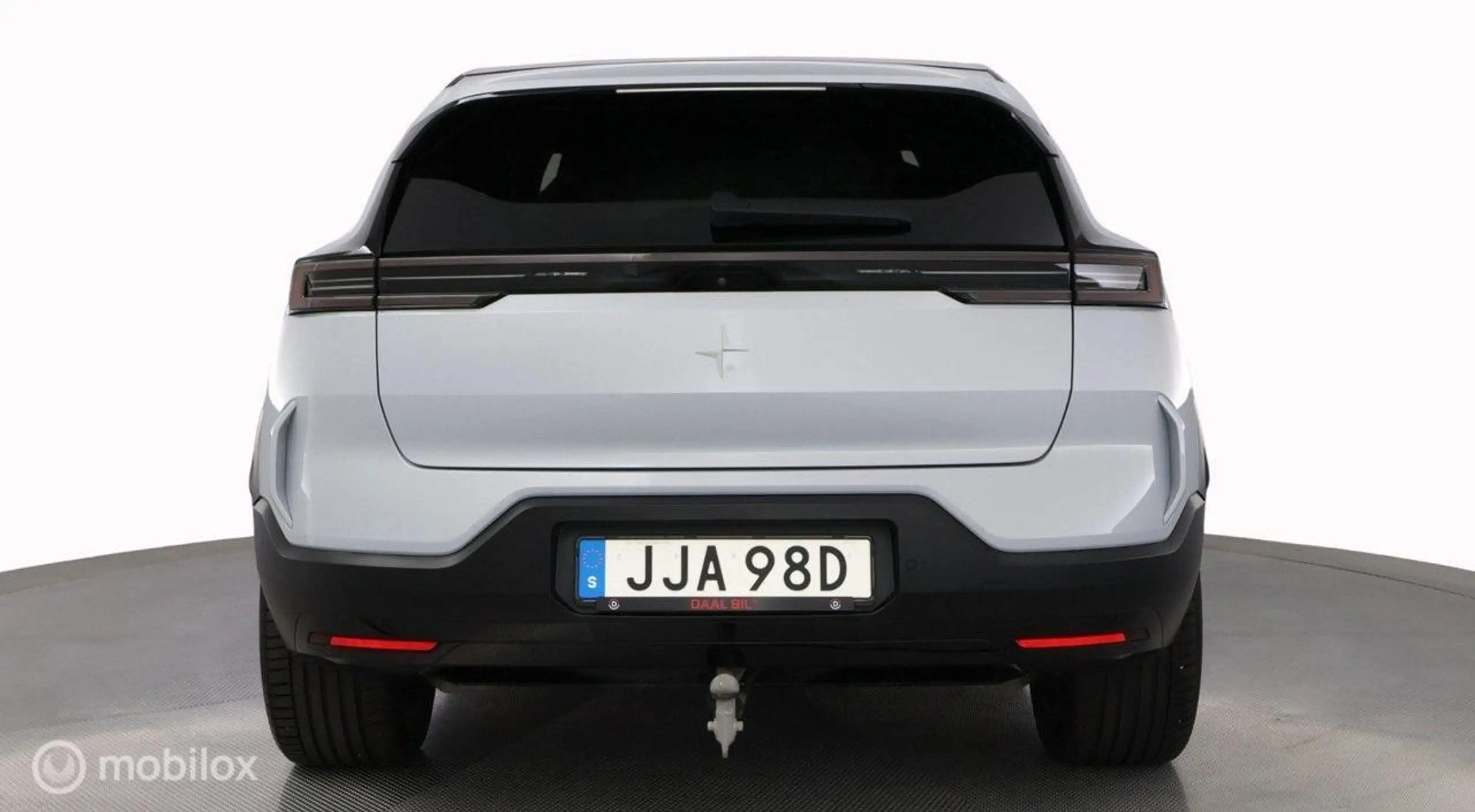 Polestar 3 Long range Dual motor Pilot Plus 111 kWh, B&W — photo 9