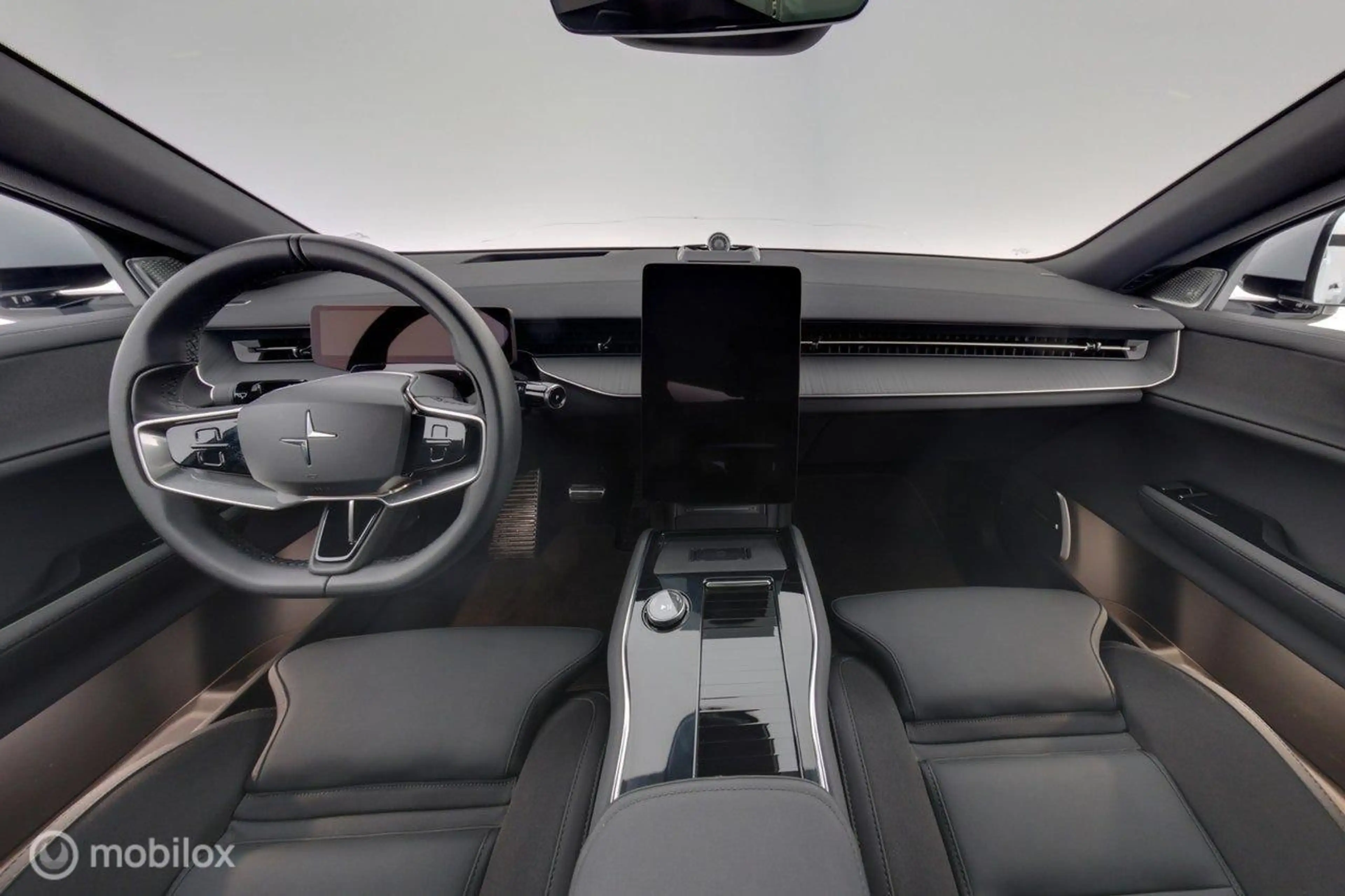 Polestar 3 Long range Dual motor Pilot Plus 111 kWh, B&W — photo 14