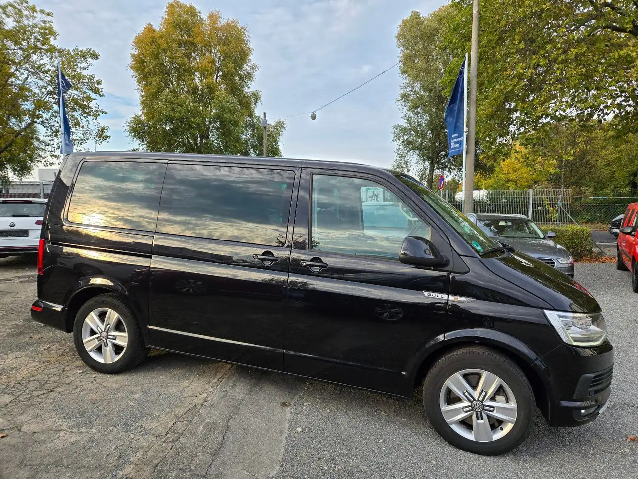 VOLKSWAGEN T6 MULTIVAN AWD 7 PLACES - 204ch - CAMÉRA D'AIDE AU STATIONNEMENT - VOLANT EN CUIR - ENTETIEN COMPLET