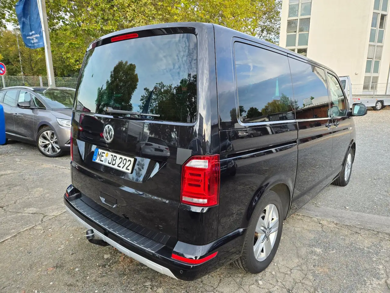 VOLKSWAGEN T6 MULTIVAN AWD 7 PLACES - 204ch - CAMÉRA D'AIDE AU STATIONNEMENT - VOLANT EN CUIR - ENTETIEN COMPLET
