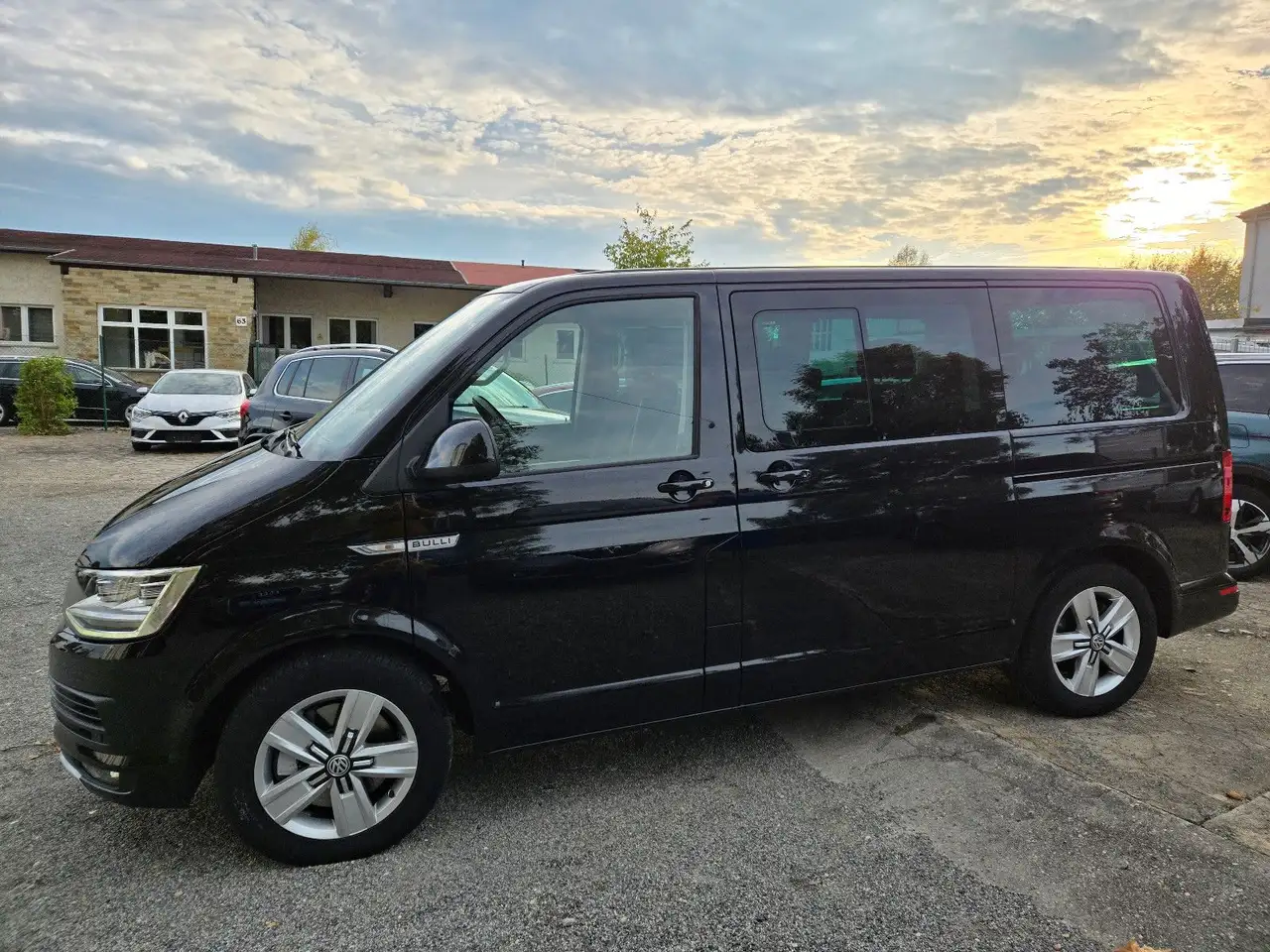 VOLKSWAGEN T6 MULTIVAN AWD 7 PLACES - 204ch - CAMÉRA D'AIDE AU STATIONNEMENT - VOLANT EN CUIR - ENTETIEN COMPLET