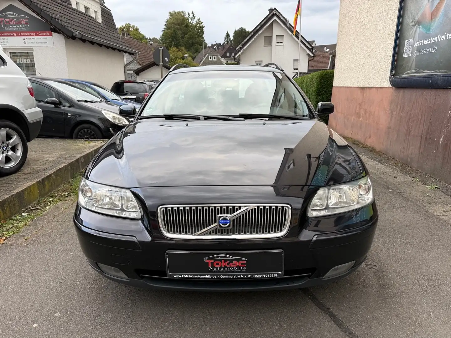 Volvo V70 2.4 Kinetic*2.HAND*KLIMA*AHK* Schwarz - 2
