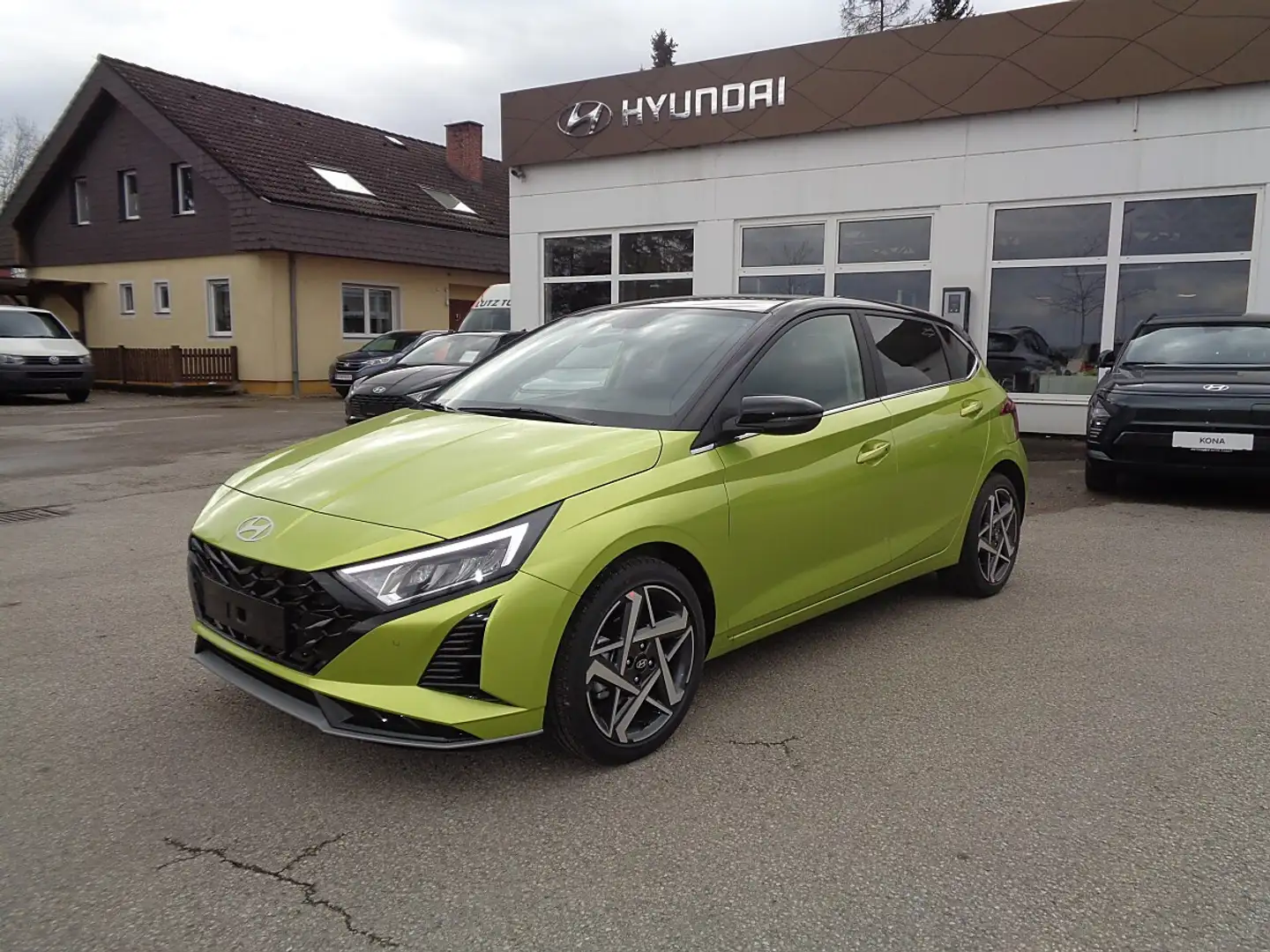 Hyundai i20 1,0 T-GDI GO Plus DCT VOLLAUSSTATTUNG Grün - 1