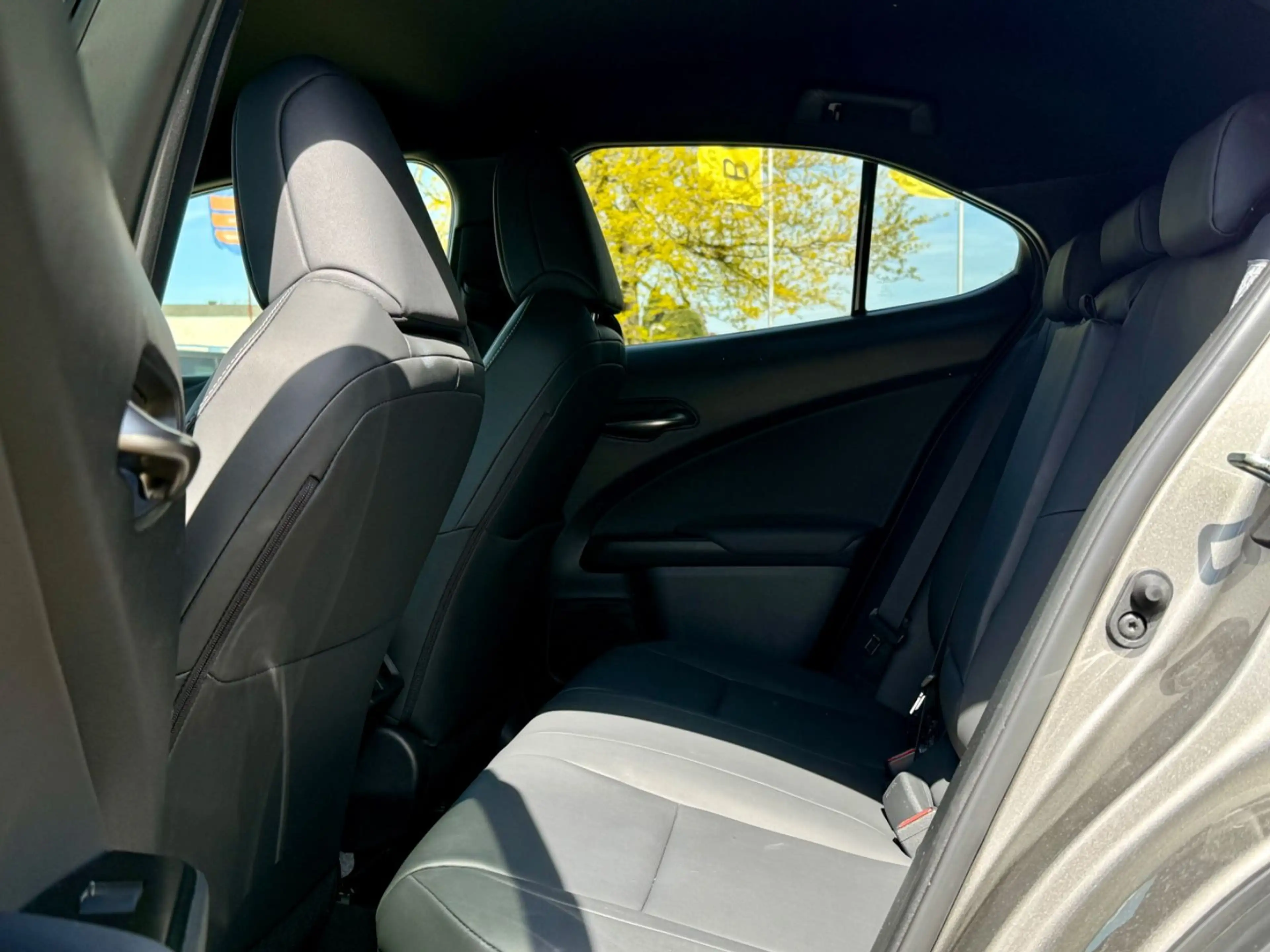 Lexus UX 250h ACC*VIRT.CP*Car.Play*RFK*SPORT*LED — photo 25