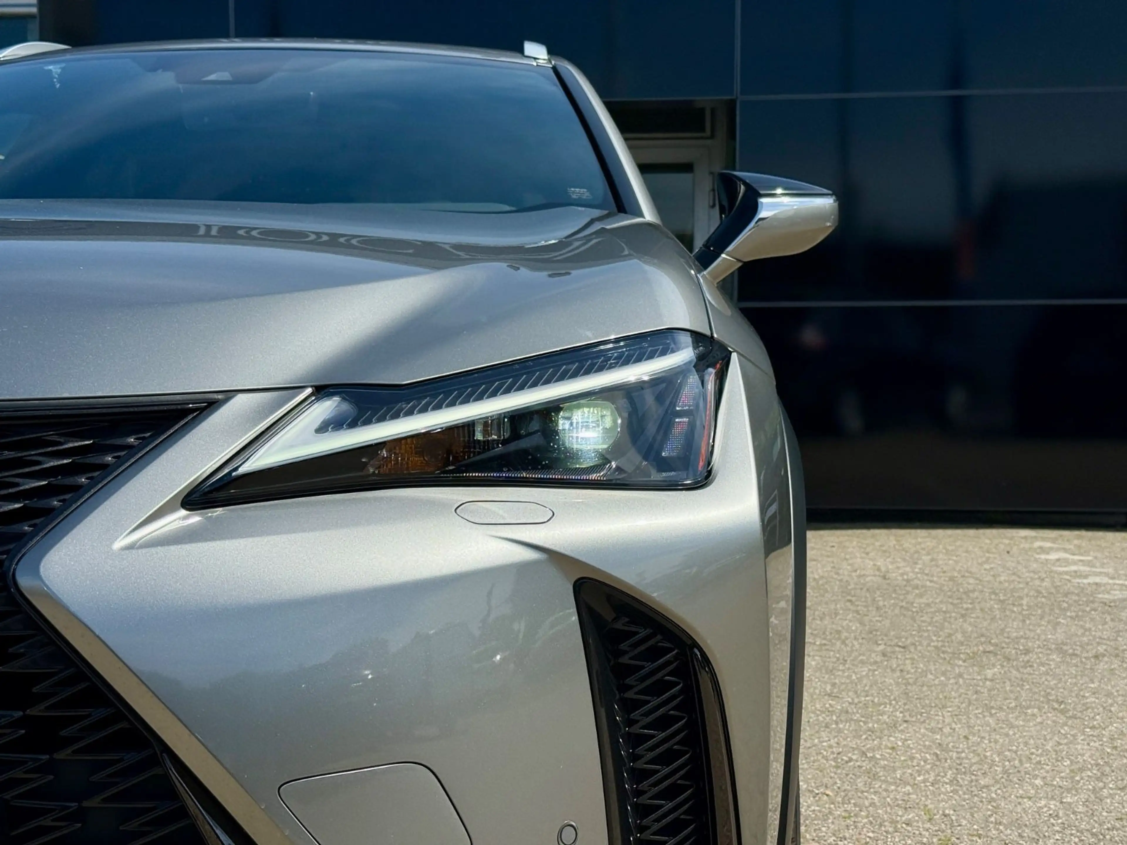 Lexus UX 250h ACC*VIRT.CP*Car.Play*RFK*SPORT*LED — photo 3