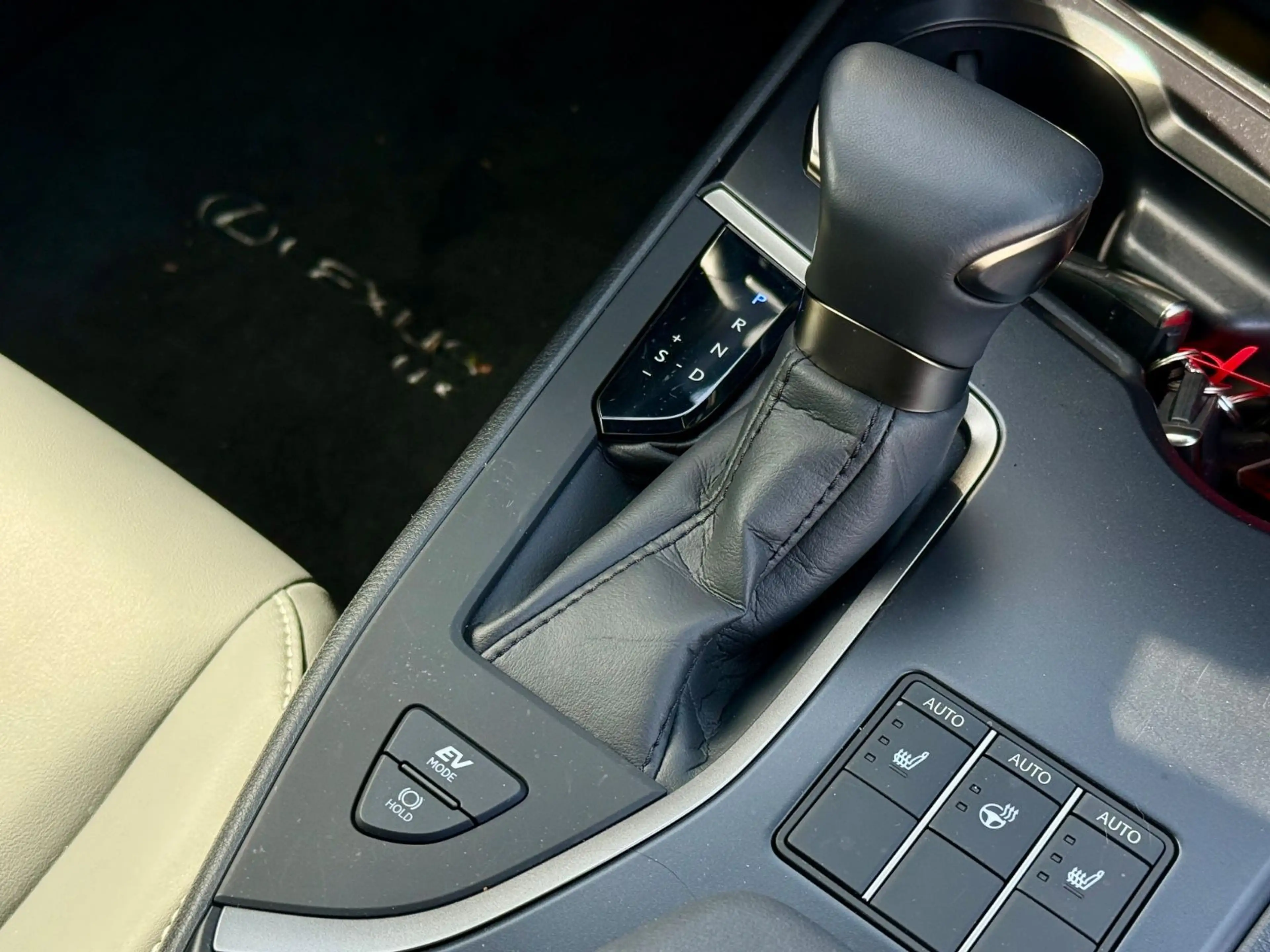 Lexus UX 250h ACC*VIRT.CP*Car.Play*RFK*SPORT*LED — photo 22