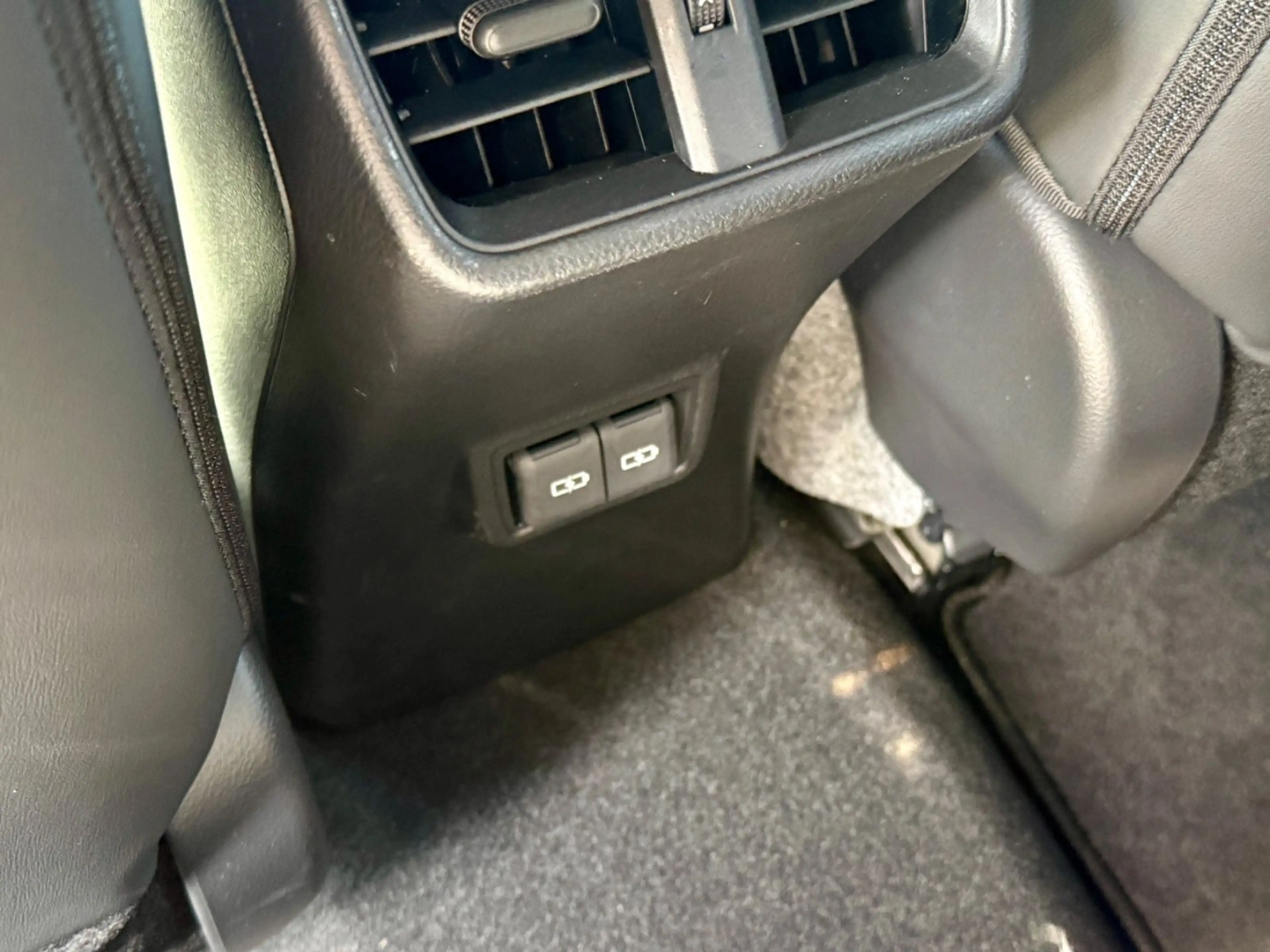 Lexus UX 250h ACC*VIRT.CP*Car.Play*RFK*SPORT*LED — photo 27