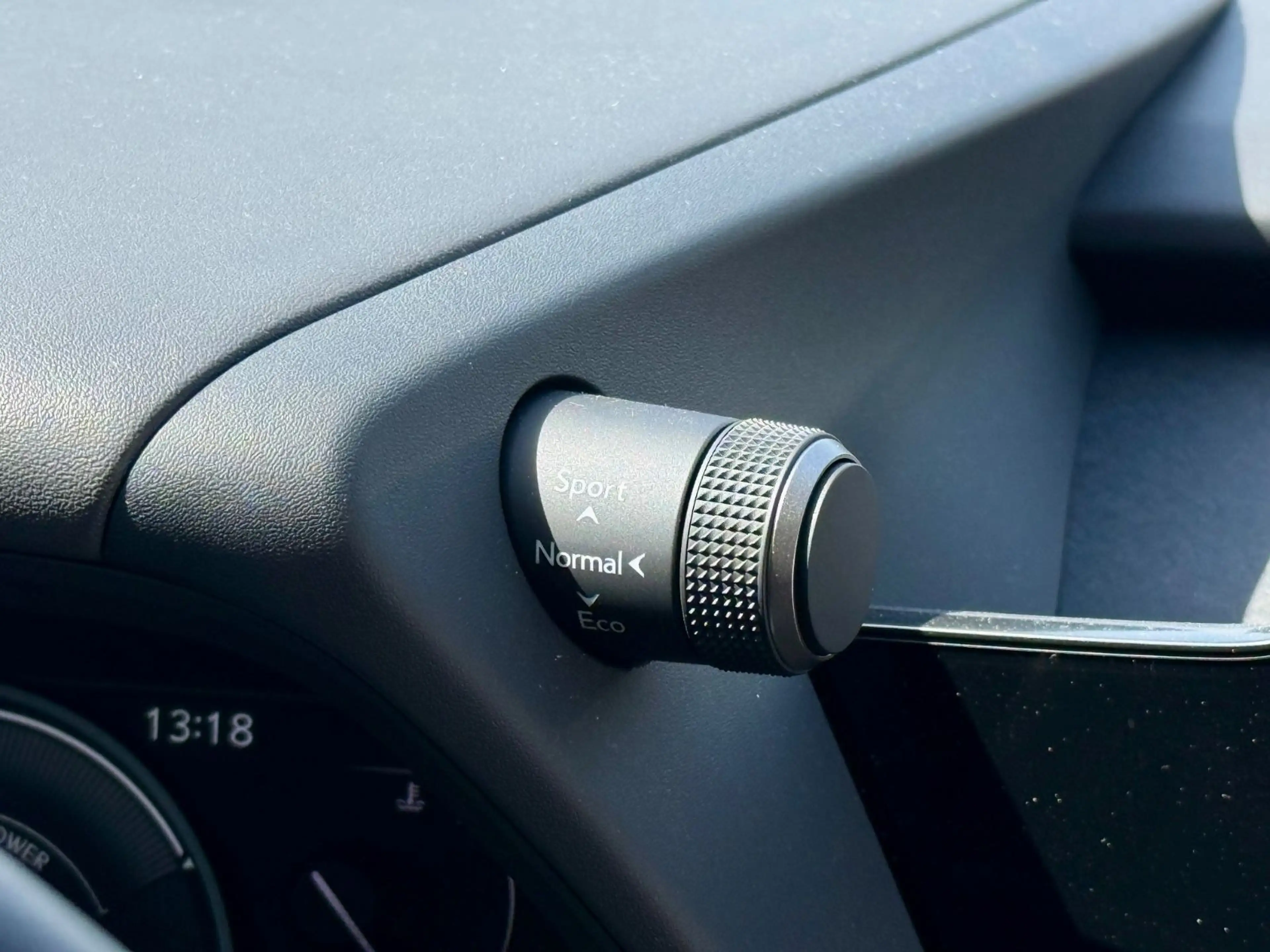 Lexus UX 250h ACC*VIRT.CP*Car.Play*RFK*SPORT*LED — photo 17
