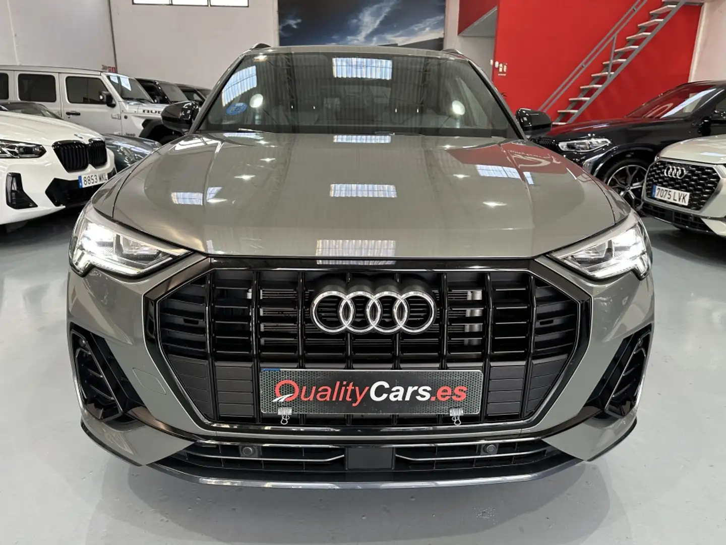 Audi Q3 45 TFSIe Black line S-tronic Gris - 2