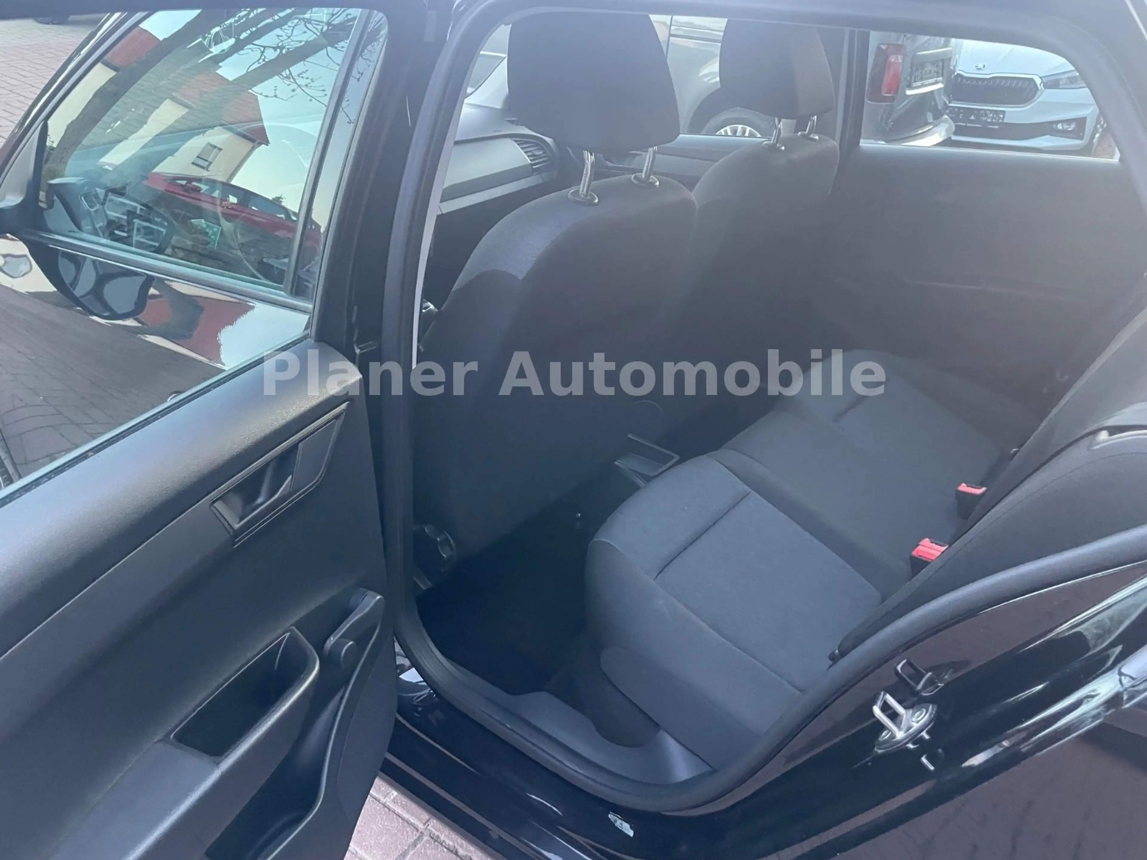 Skoda Fabia Active Sitzh. Start/Stopp USB Service neu — photo 9
