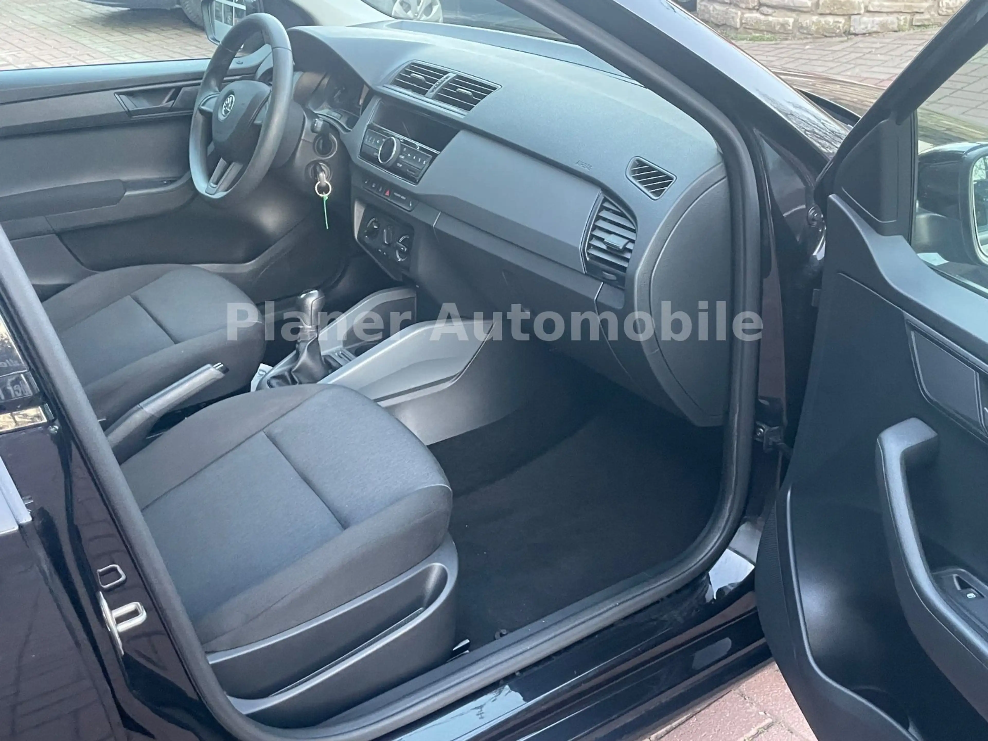 Skoda Fabia Active Sitzh. Start/Stopp USB Service neu — photo 8