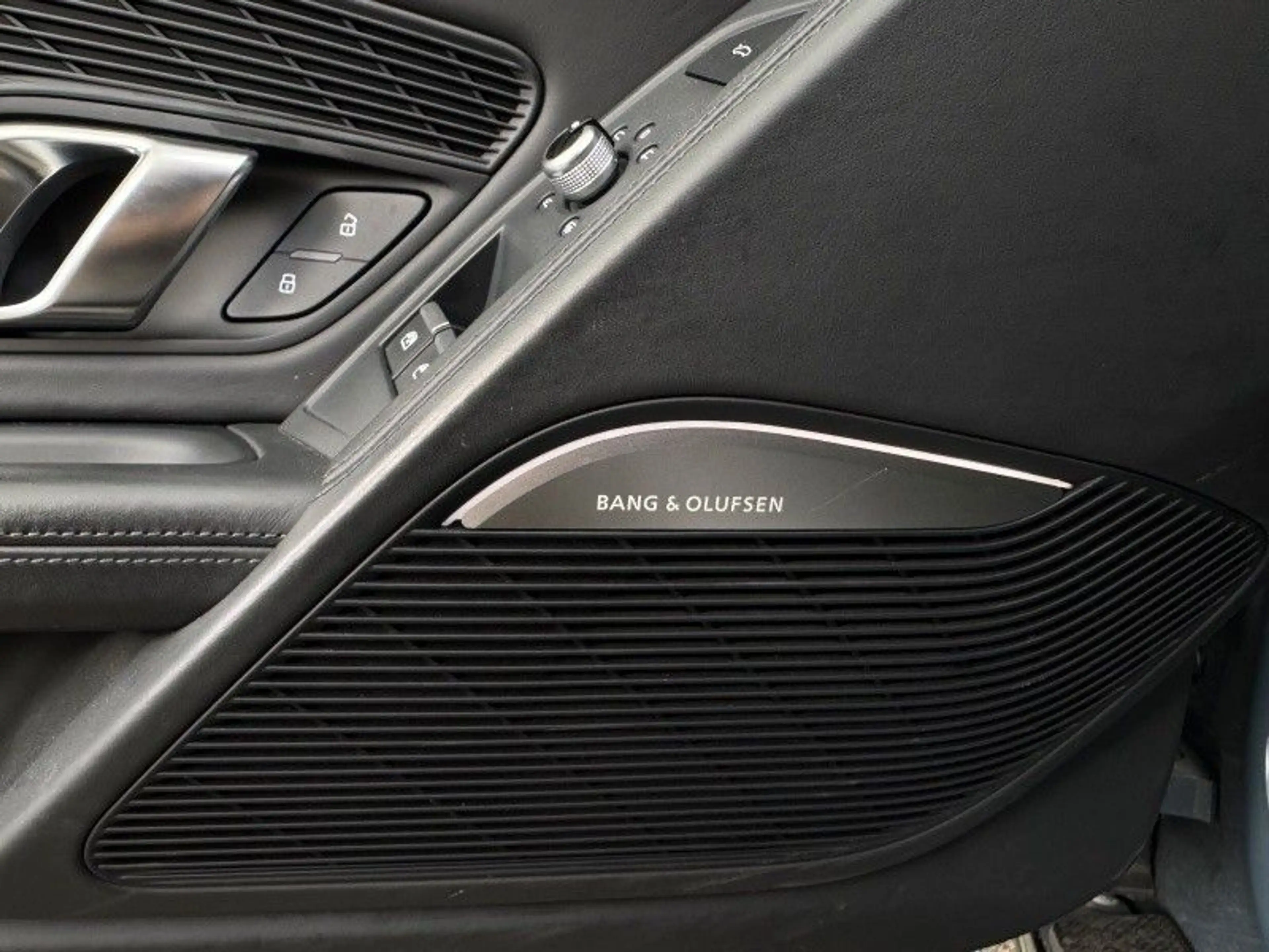 Audi R8 Coupe Performance — photo 10