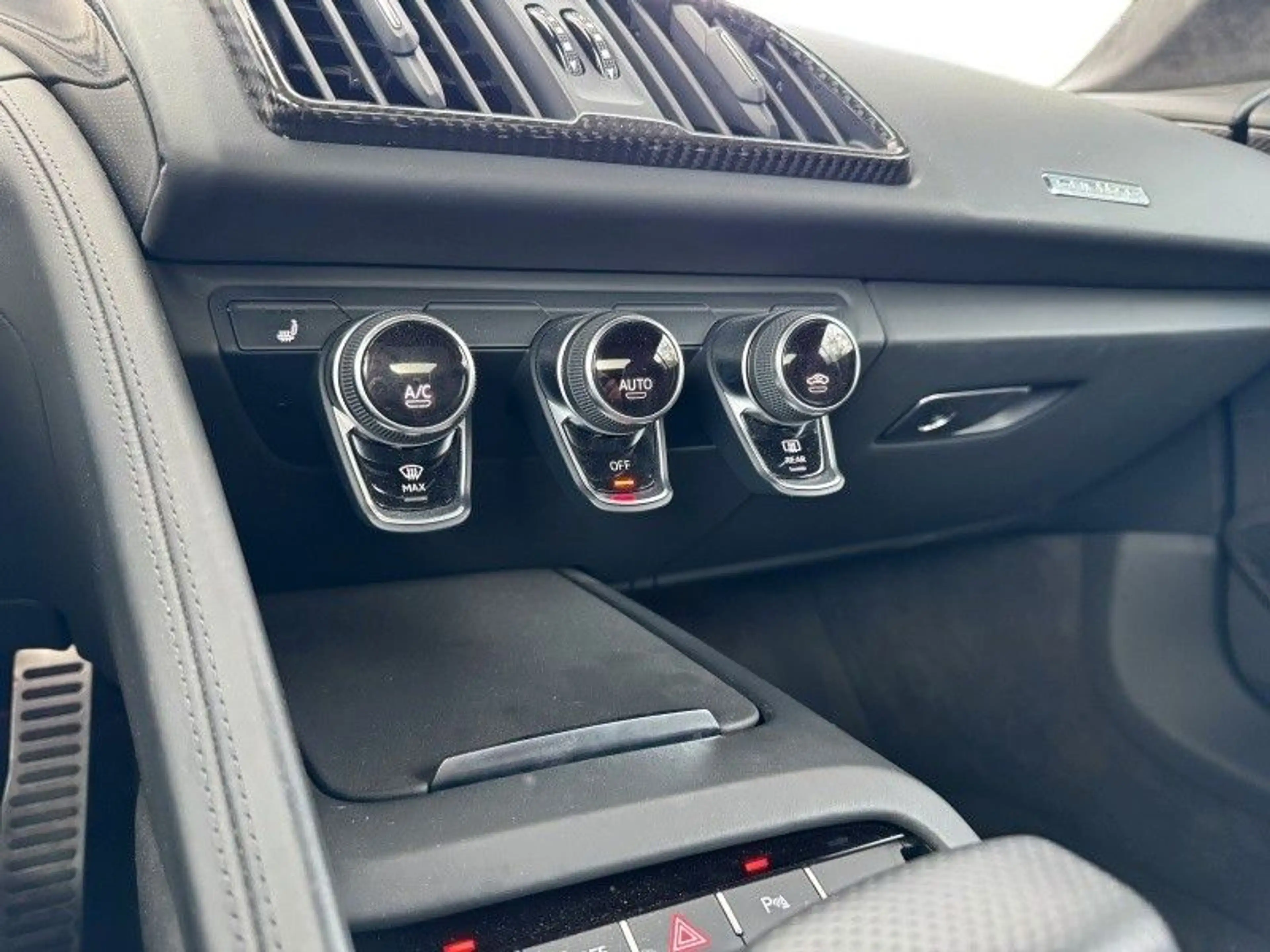 Audi R8 Coupe Performance — photo 18