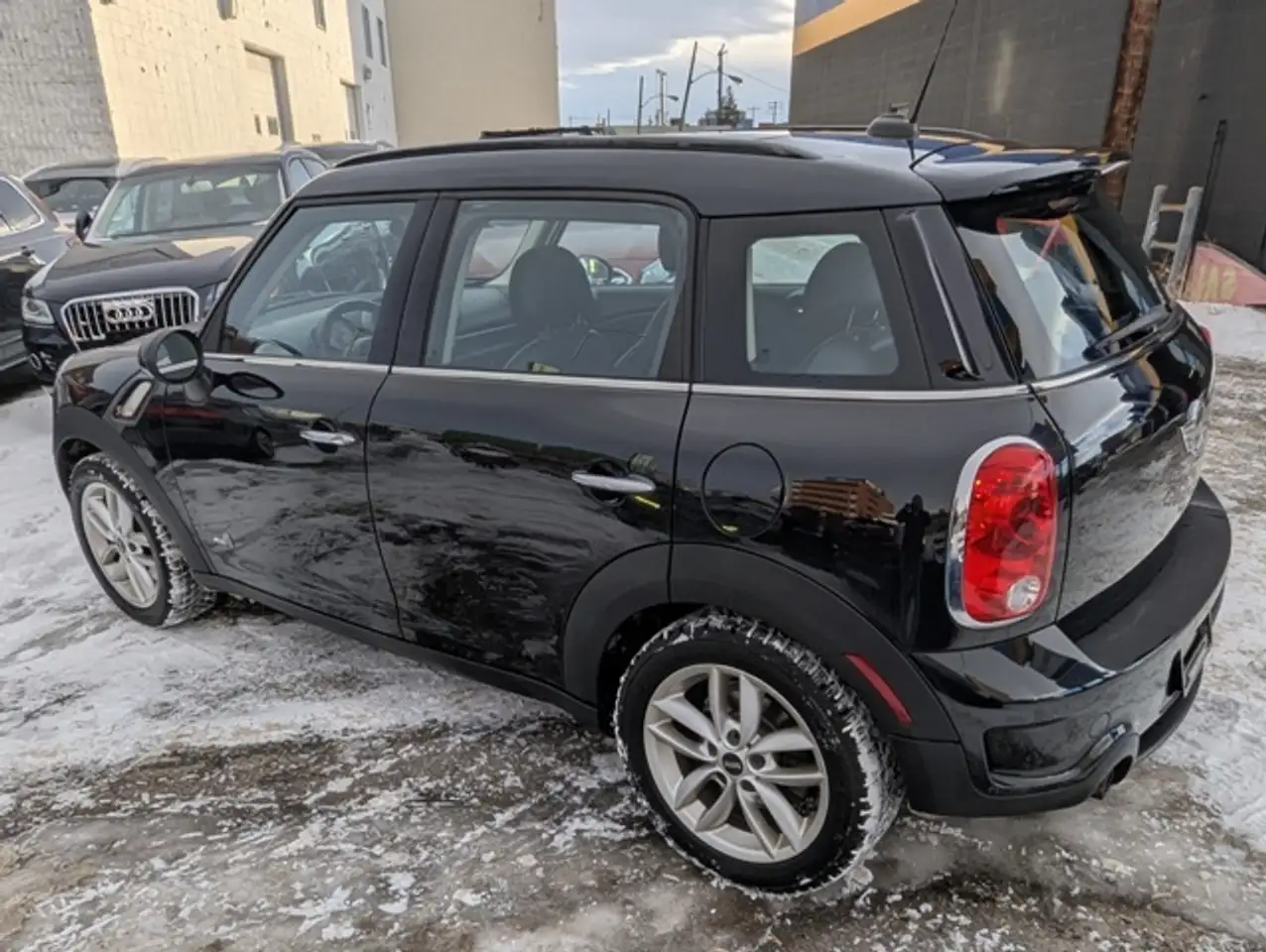 MINI Cooper Countryman снимка MINI Cooper Countryman