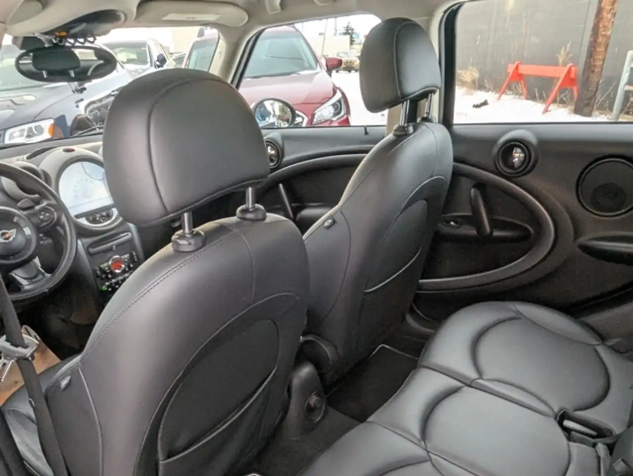 MINI Cooper Countryman снимка MINI Cooper Countryman
