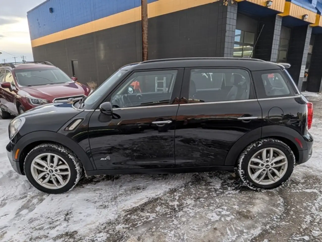 MINI Cooper Countryman снимка MINI Cooper Countryman