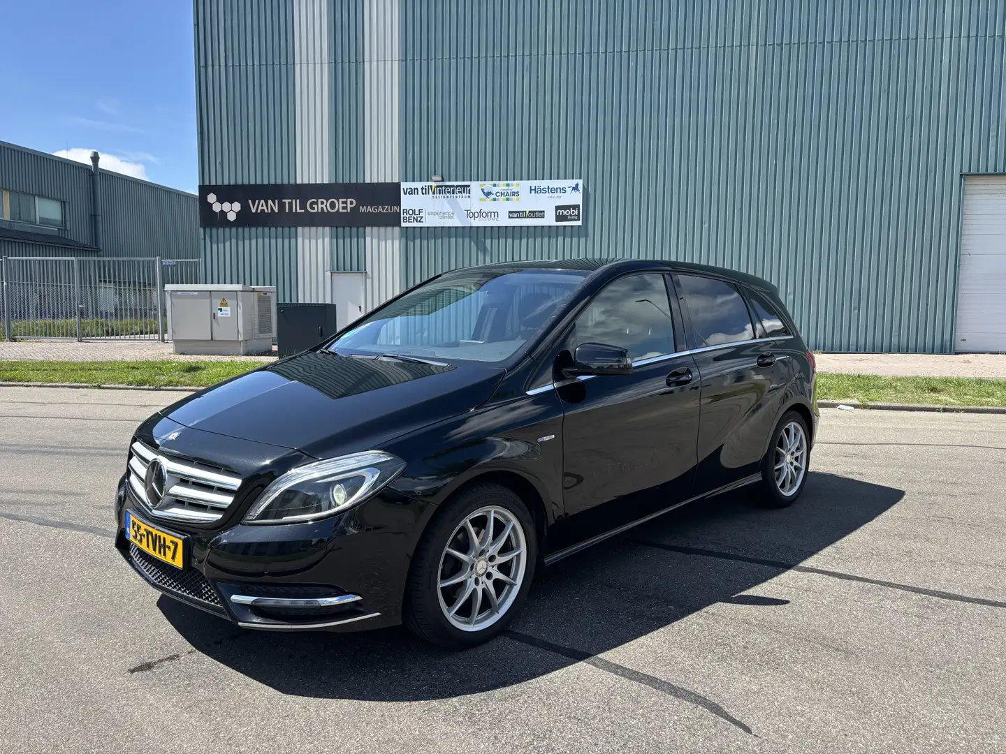 Mercedes-Benz B 180 Ambition 6-Bak 125 PK. Mooie en onverwoestbare aut Zwart - 1