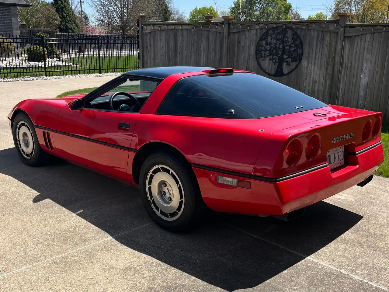 Chevrolet Corvette снимка Chevrolet Corvette
