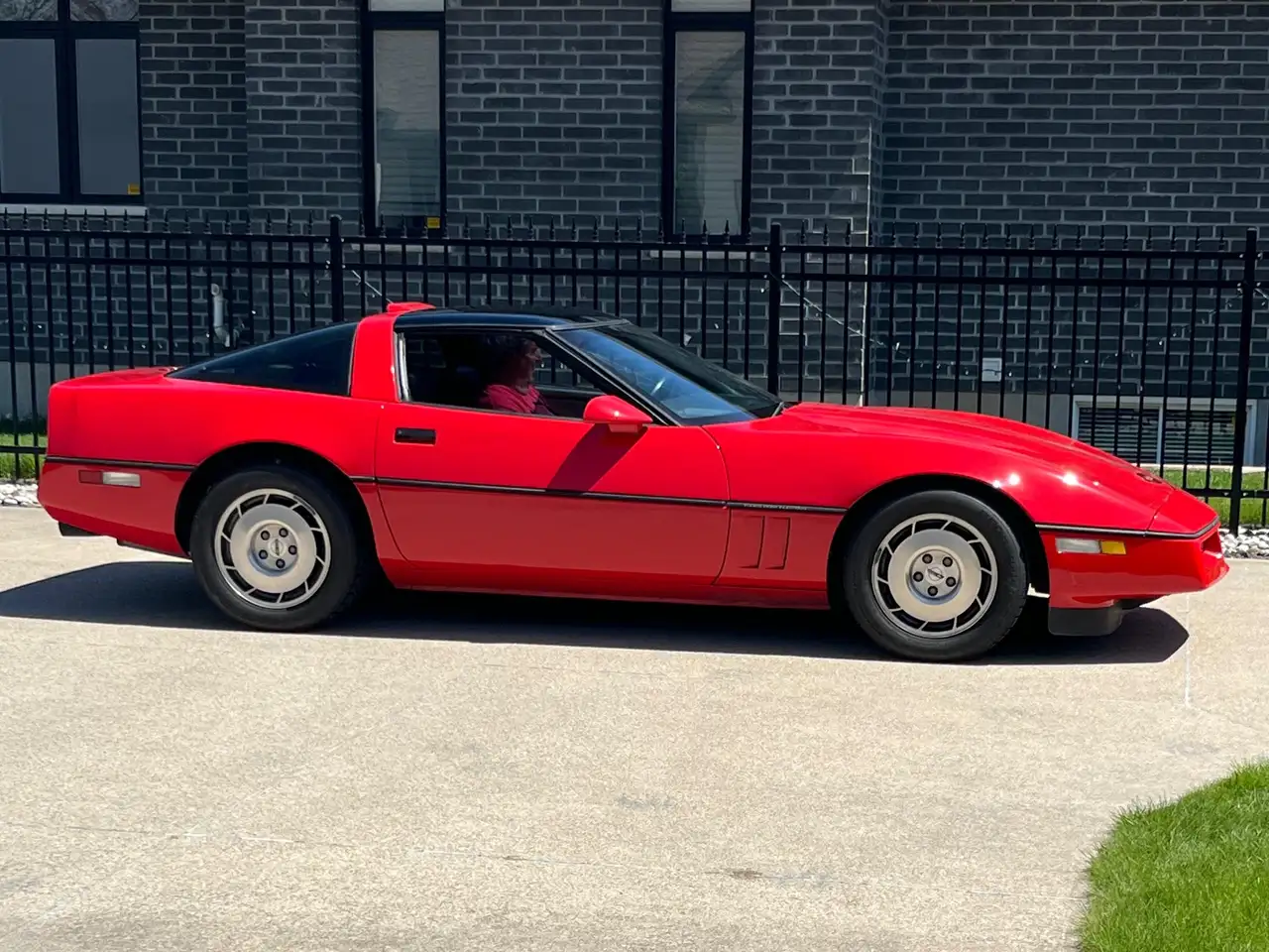 Chevrolet Corvette снимка Chevrolet Corvette