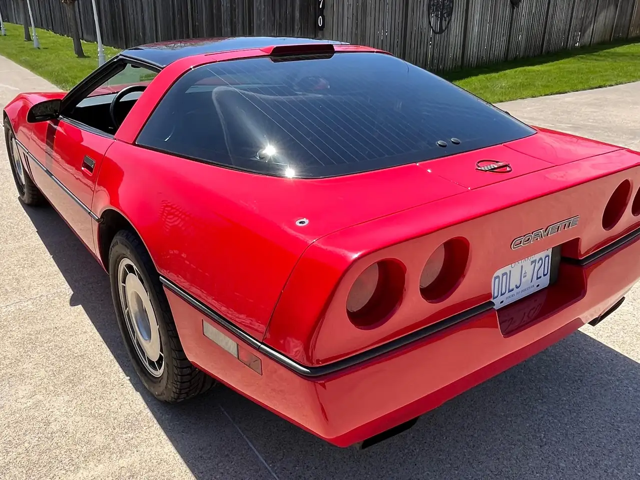 Chevrolet Corvette снимка Chevrolet Corvette