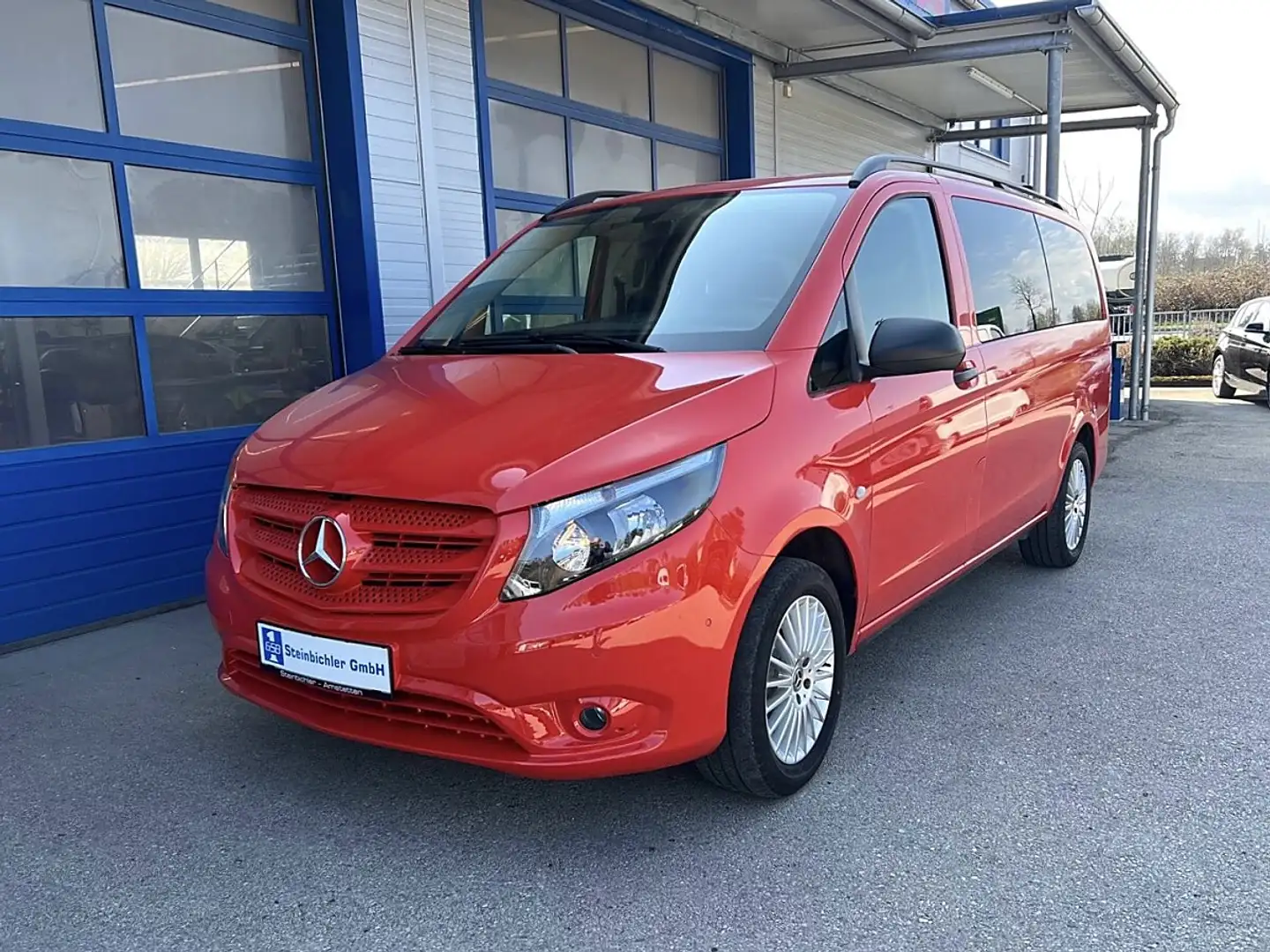 Mercedes-Benz Vito Tourer Pro 114 CDI lang 4x4 Aut.MwSt. ausweisbar Rot - 1