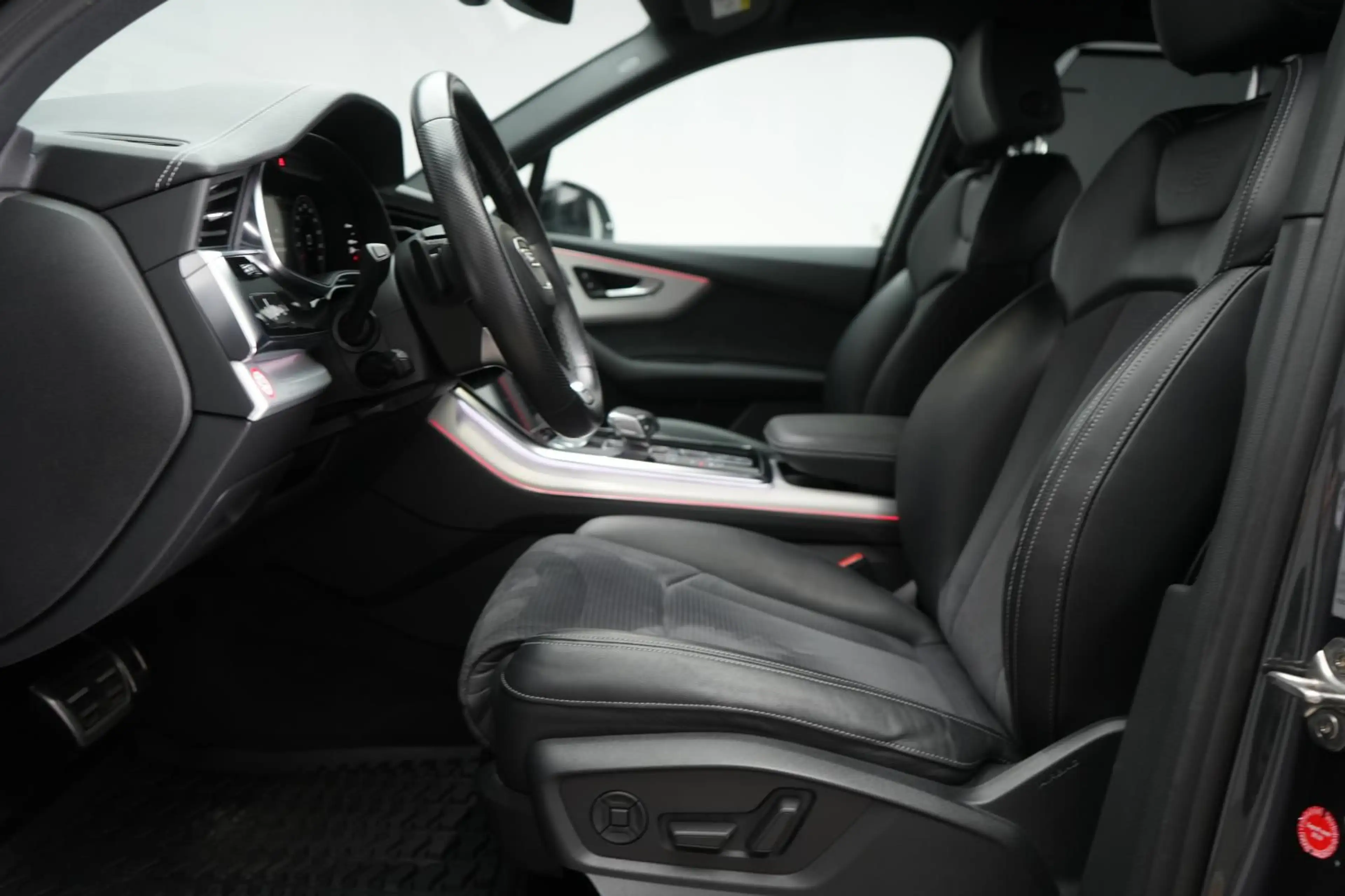 Audi Q7 45 TDI quattro tiptronic S line — photo 14