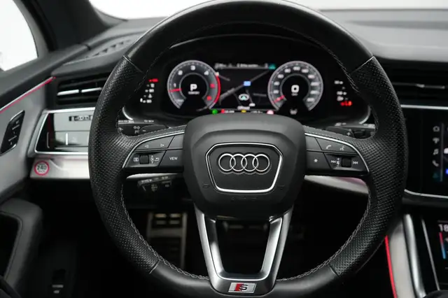 Audi Q7 view 24
