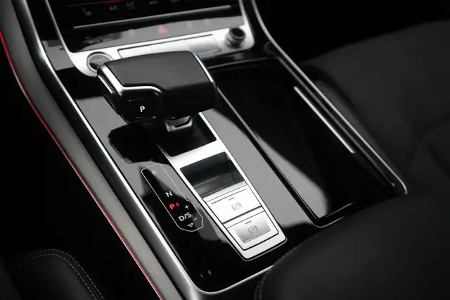 Audi Q7 view 23