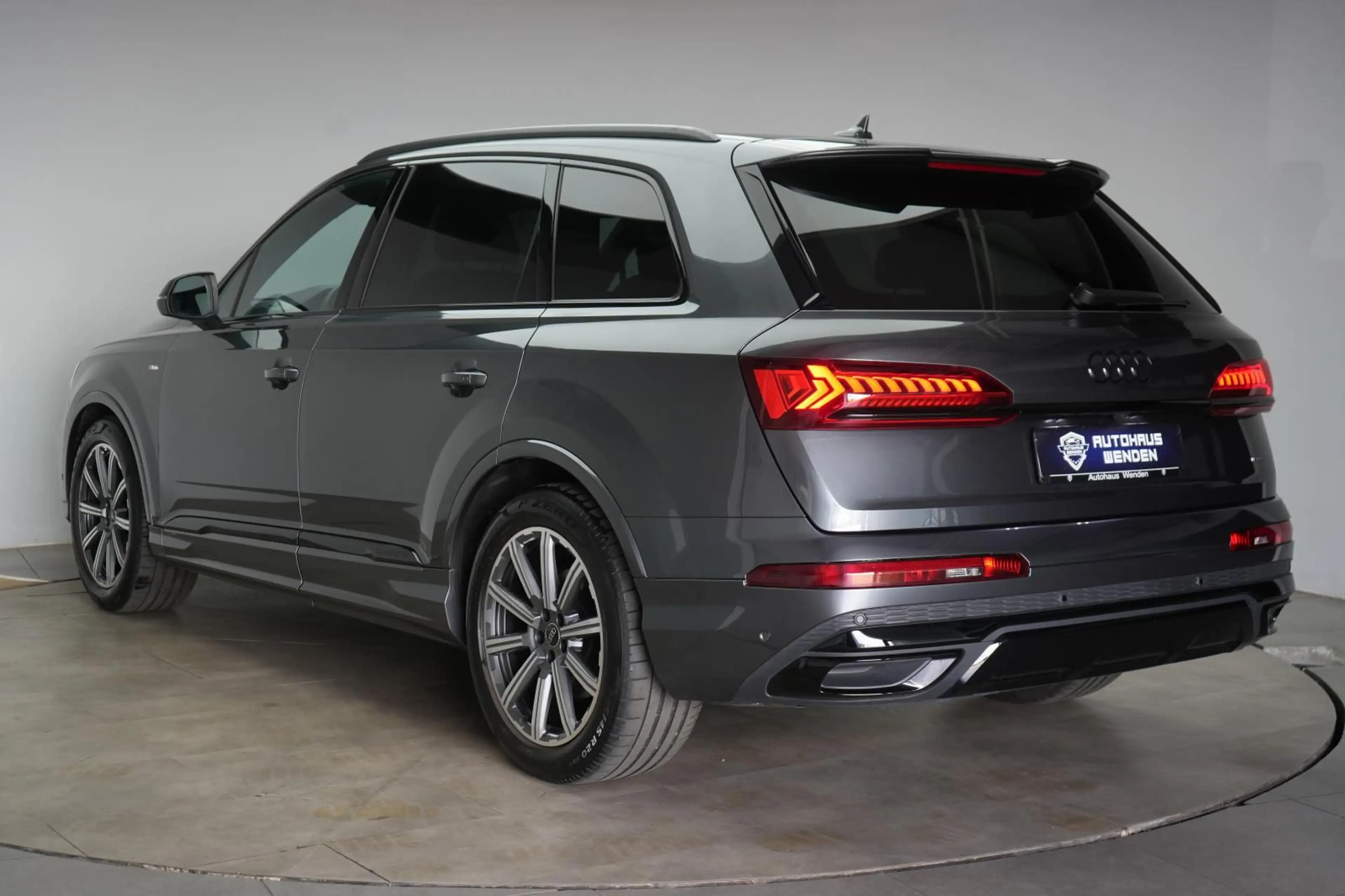 Audi Q7 45 TDI quattro tiptronic S line — photo 6