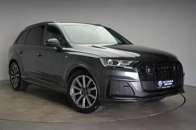 Audi Q7 main image