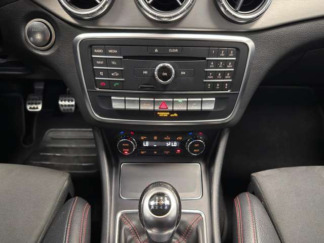 Mercedes-Benz CLA 180 — photo 19